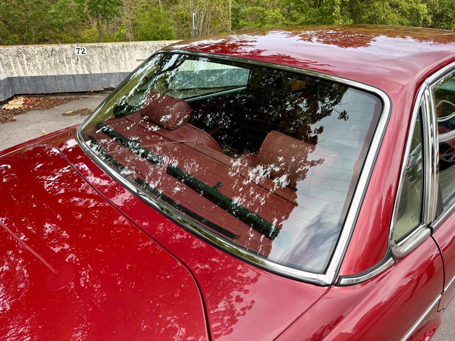 Exteriörbild på 1988 Daimler Six (32)