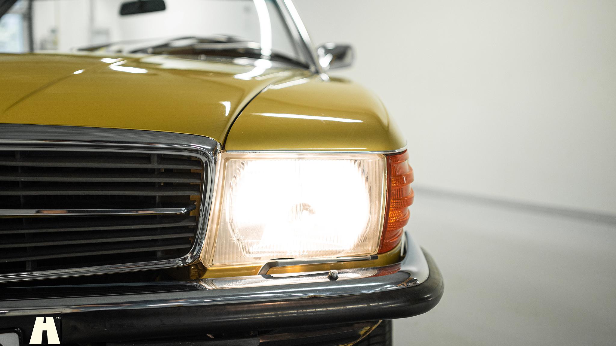 Exterior image of 1975 Mercedes SL 350