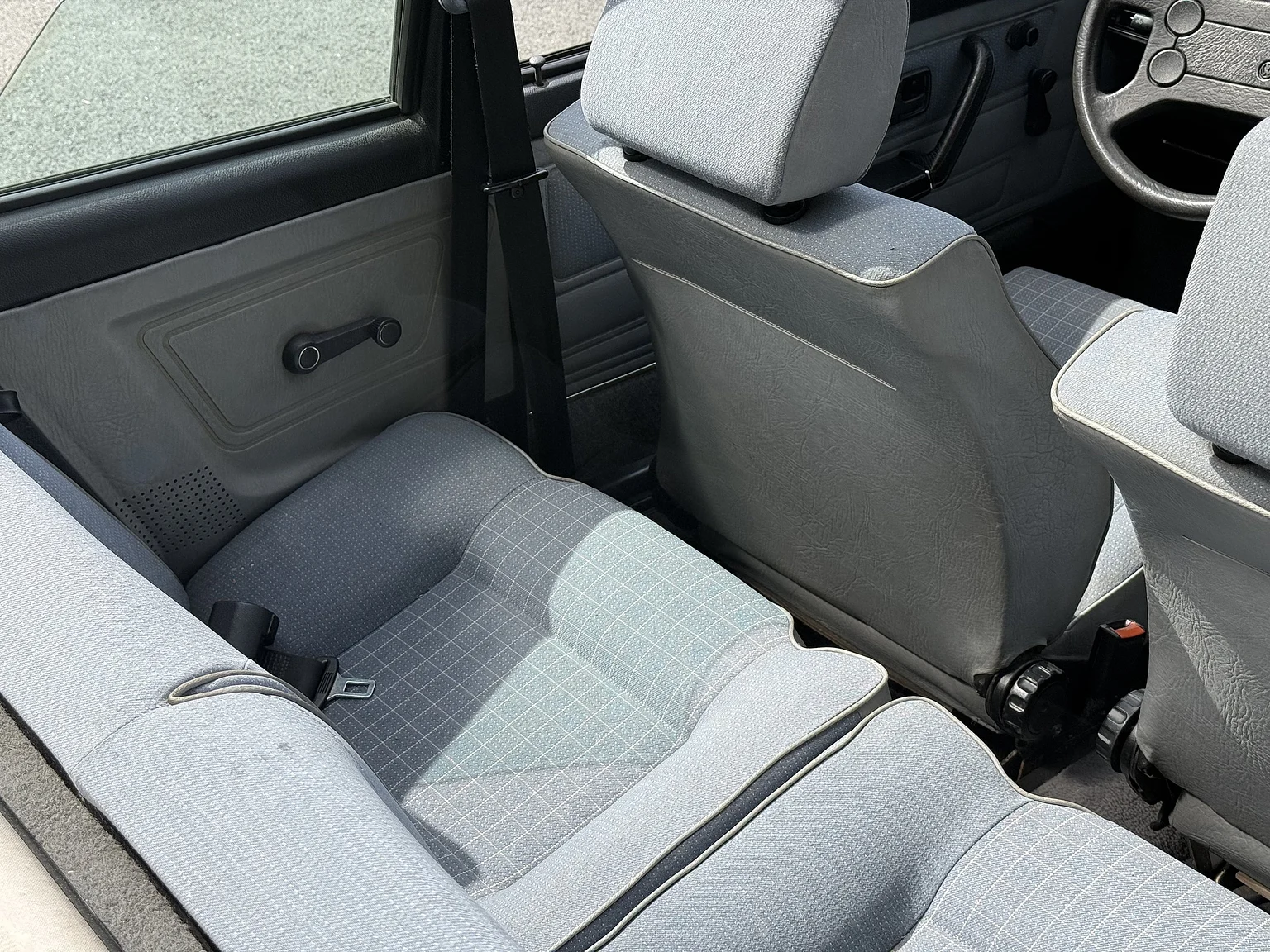 Interiörbild 1987 VW Golf Cabriolet (14)