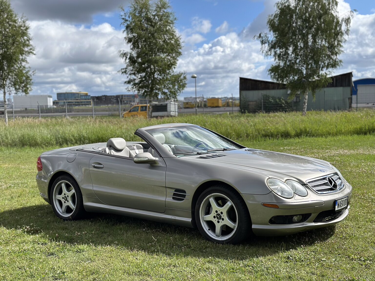 Exteriörbild på 2003 Mercedes Benz SL 500