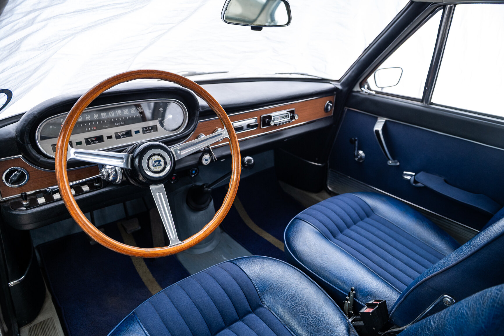 Innenraumfoto von 1965 Lancia Flavia Coupé