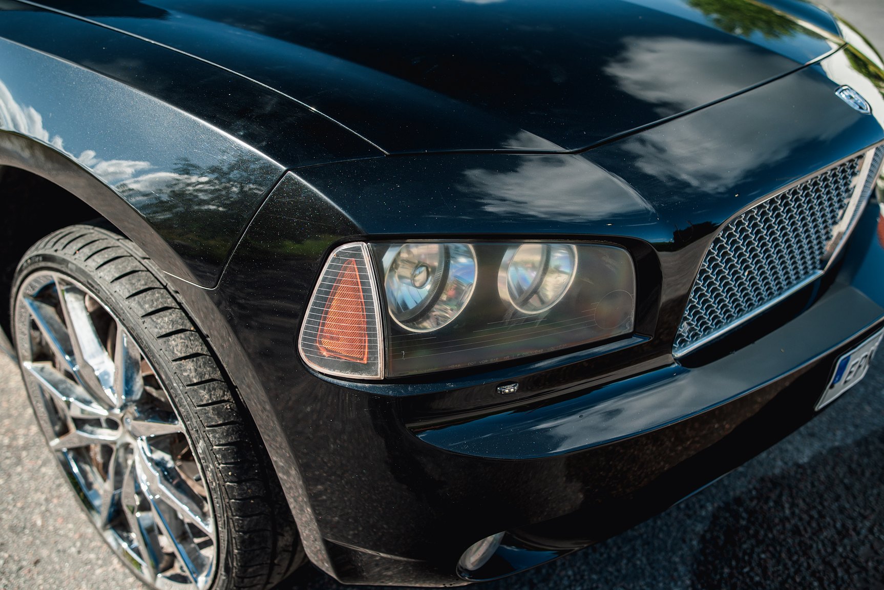 Exterior image of 2007 Dodge Charger 5.7 V8 HEMI 