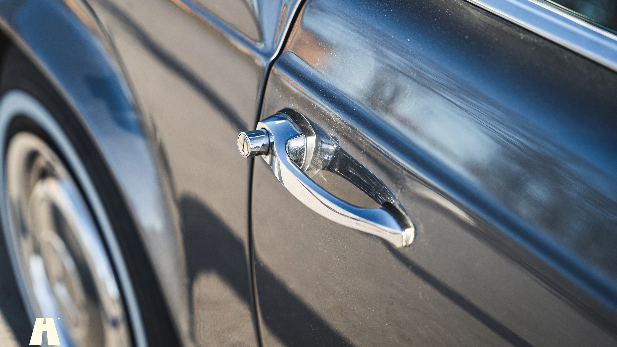 Exterior image of 1970 Mercedes 280 SL Pagoda (64)