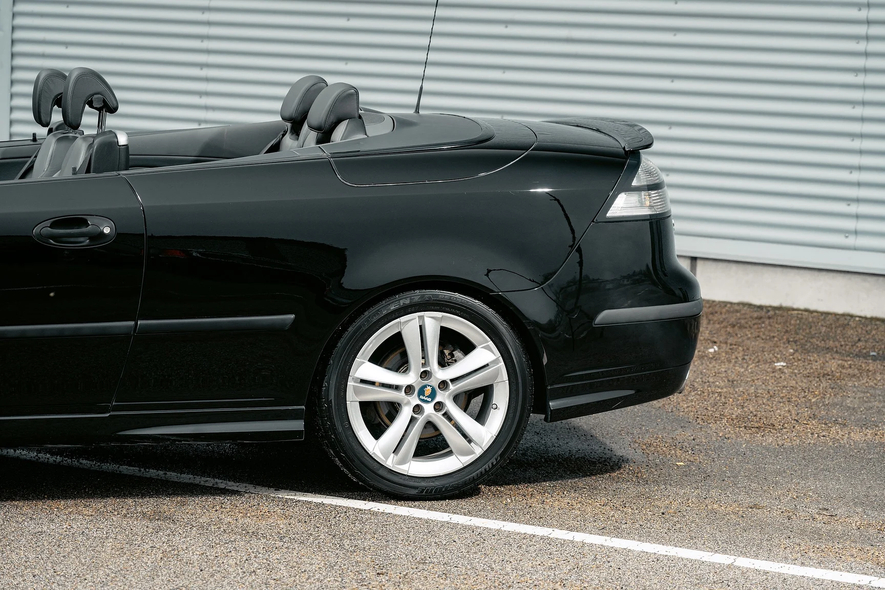 Exterior image of 2004 SAAB 9-3 Aero 2.0T Cabriolet (26)