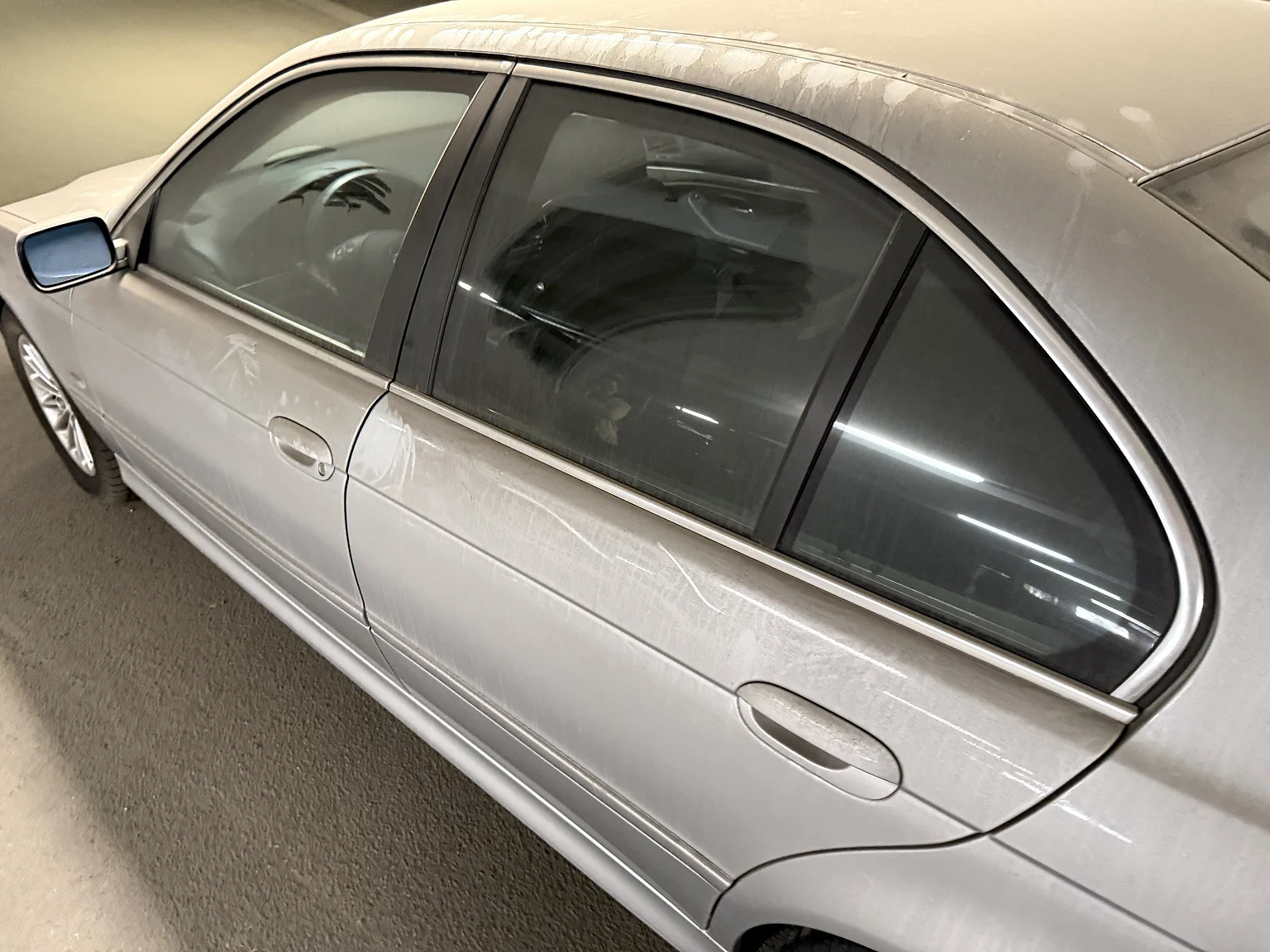 Exterior image of 2002 BMW 520i (44)
