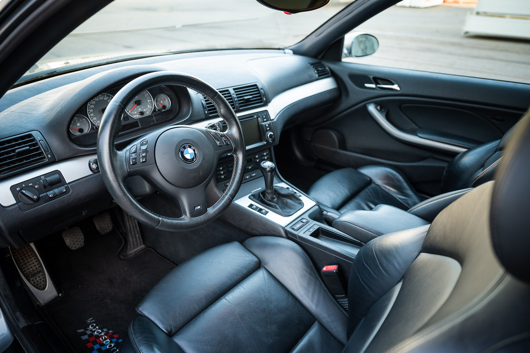 Interiörbild 2005 BMW M3 E46 manuell