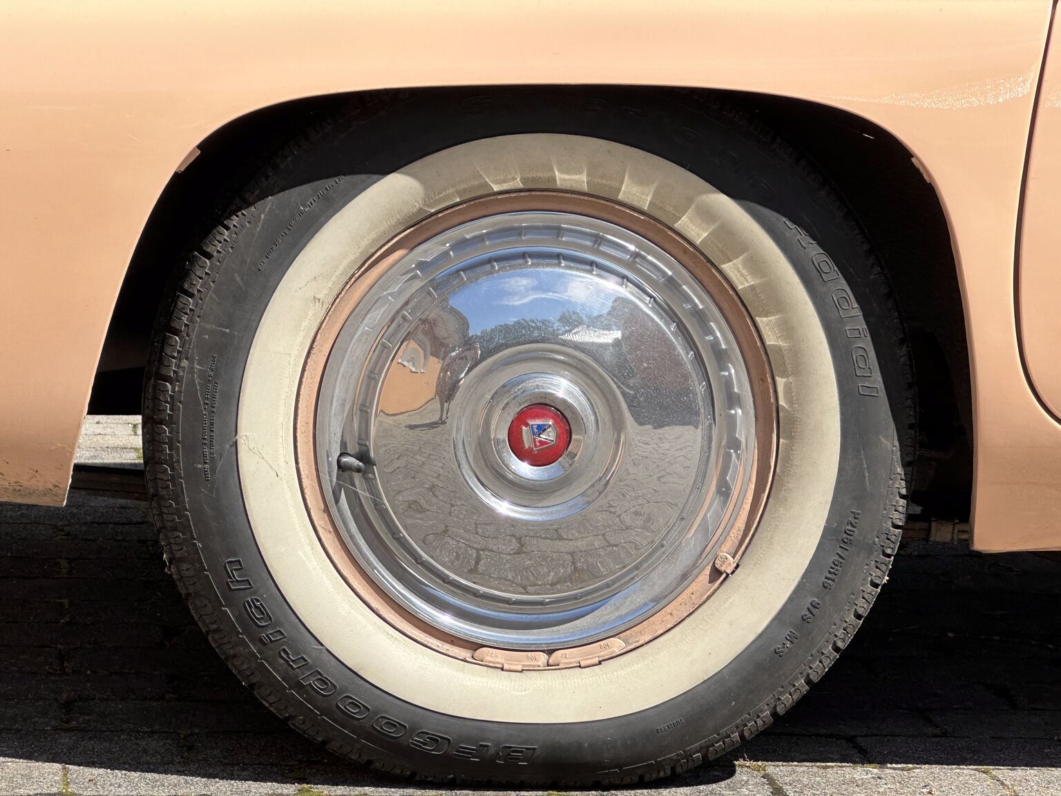 Exterior image of 1956 Ford Thunderbird Convertible