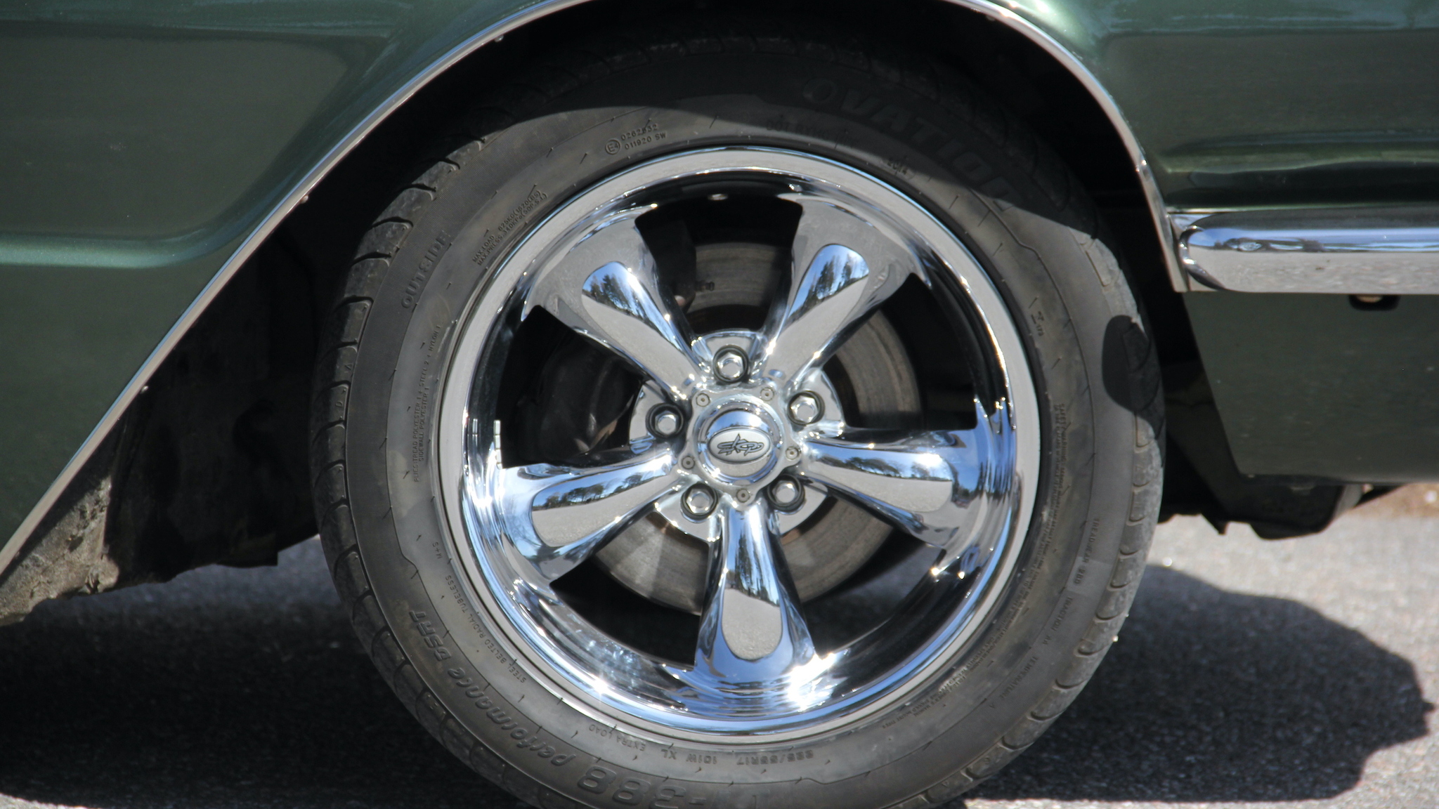 Exteriörbild på 1966 Ford Thunderbird Town Hardtop 6.4