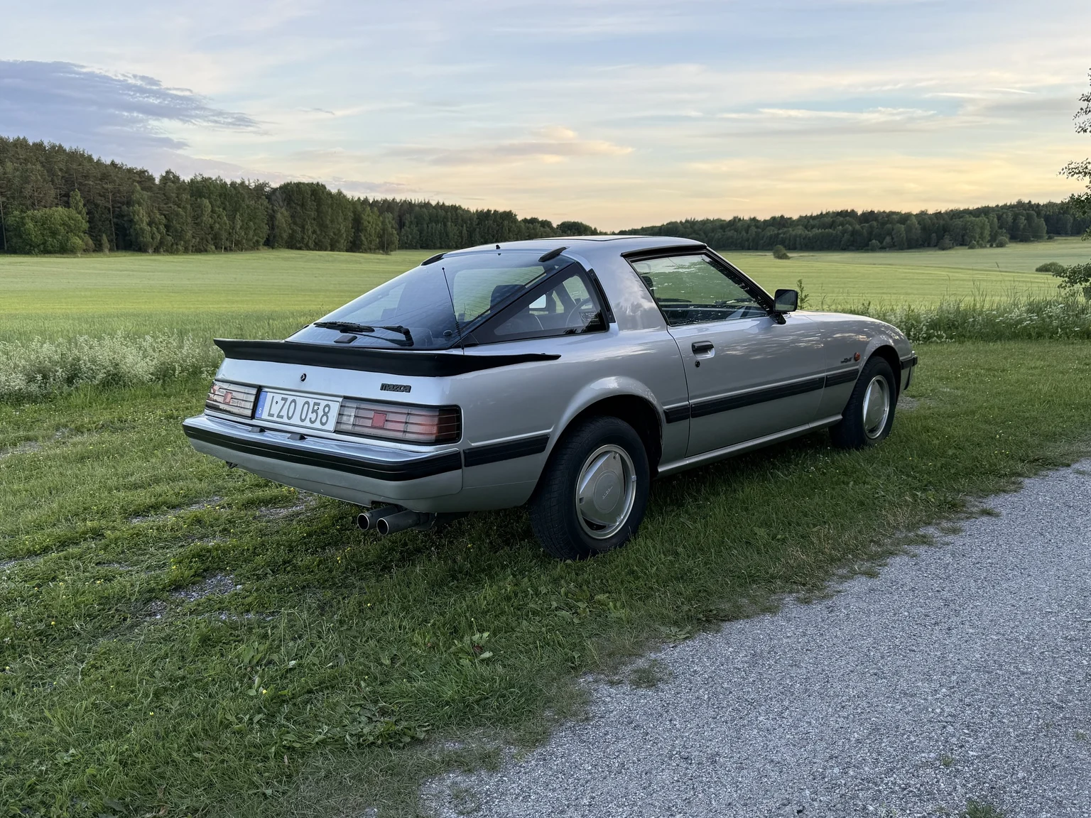 Exterior image of 1983 Mazda RX-7 (6)