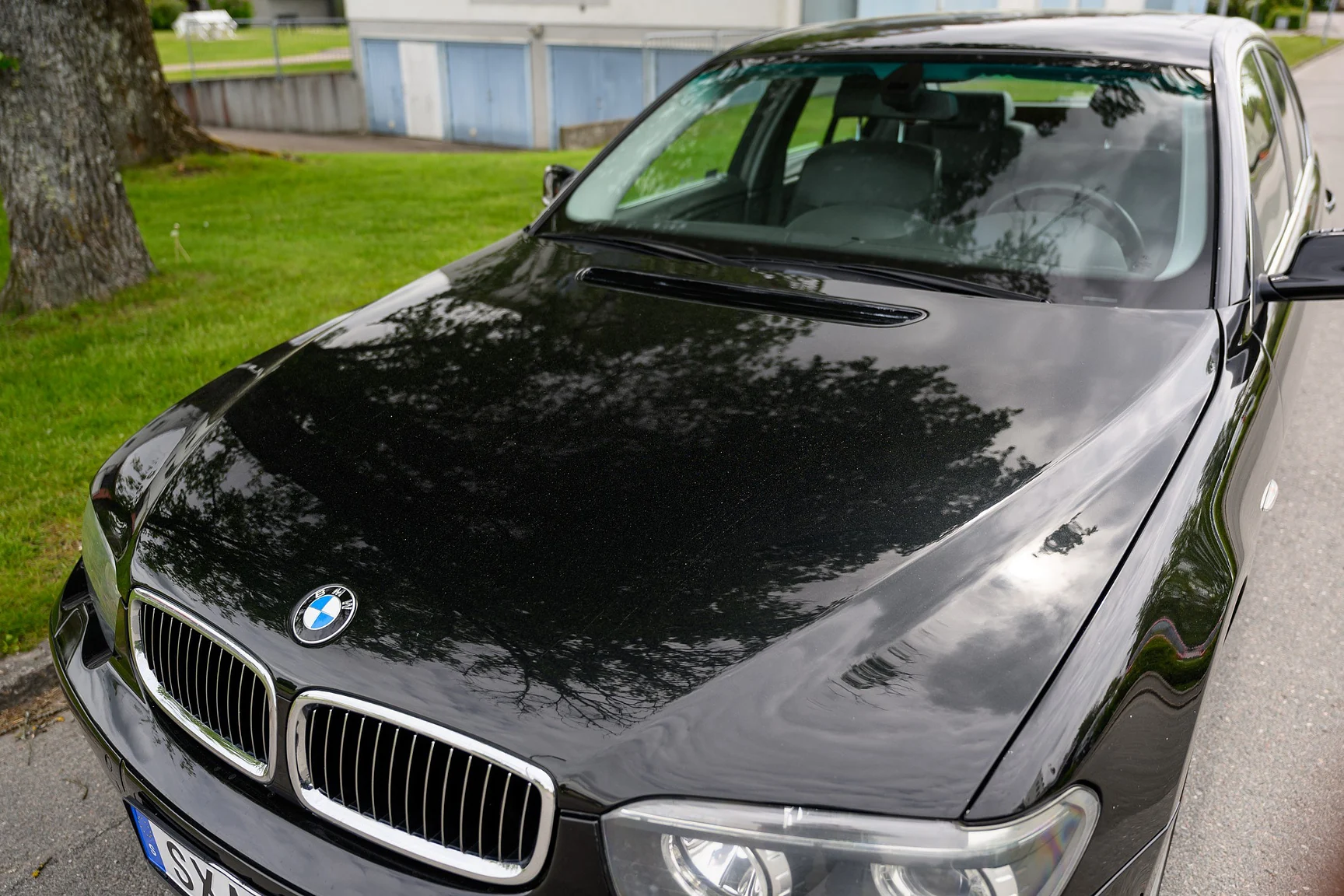 Exterior image of 2001 BMW 745i (3)