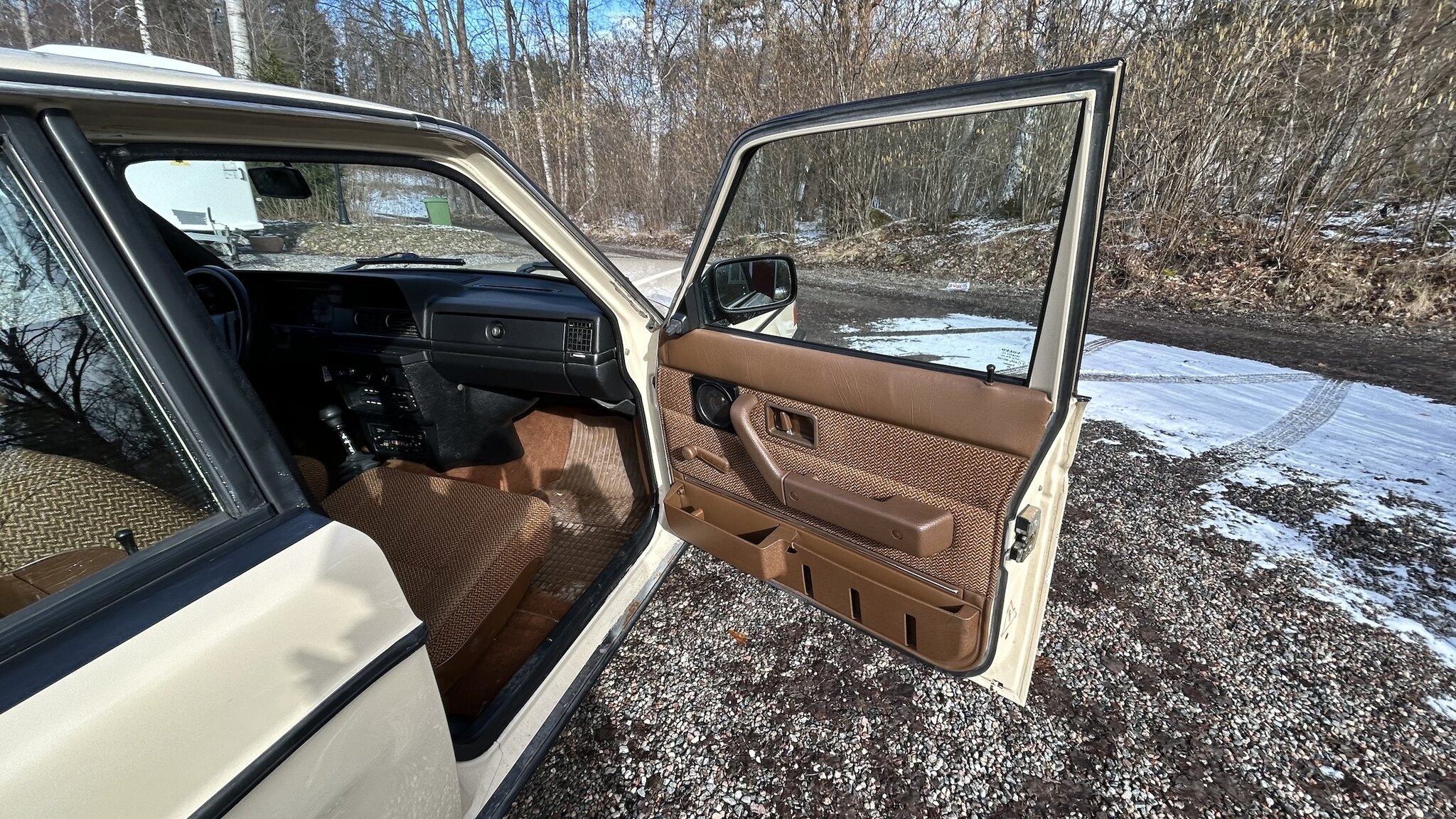 Interior image of 1987 Volvo 244