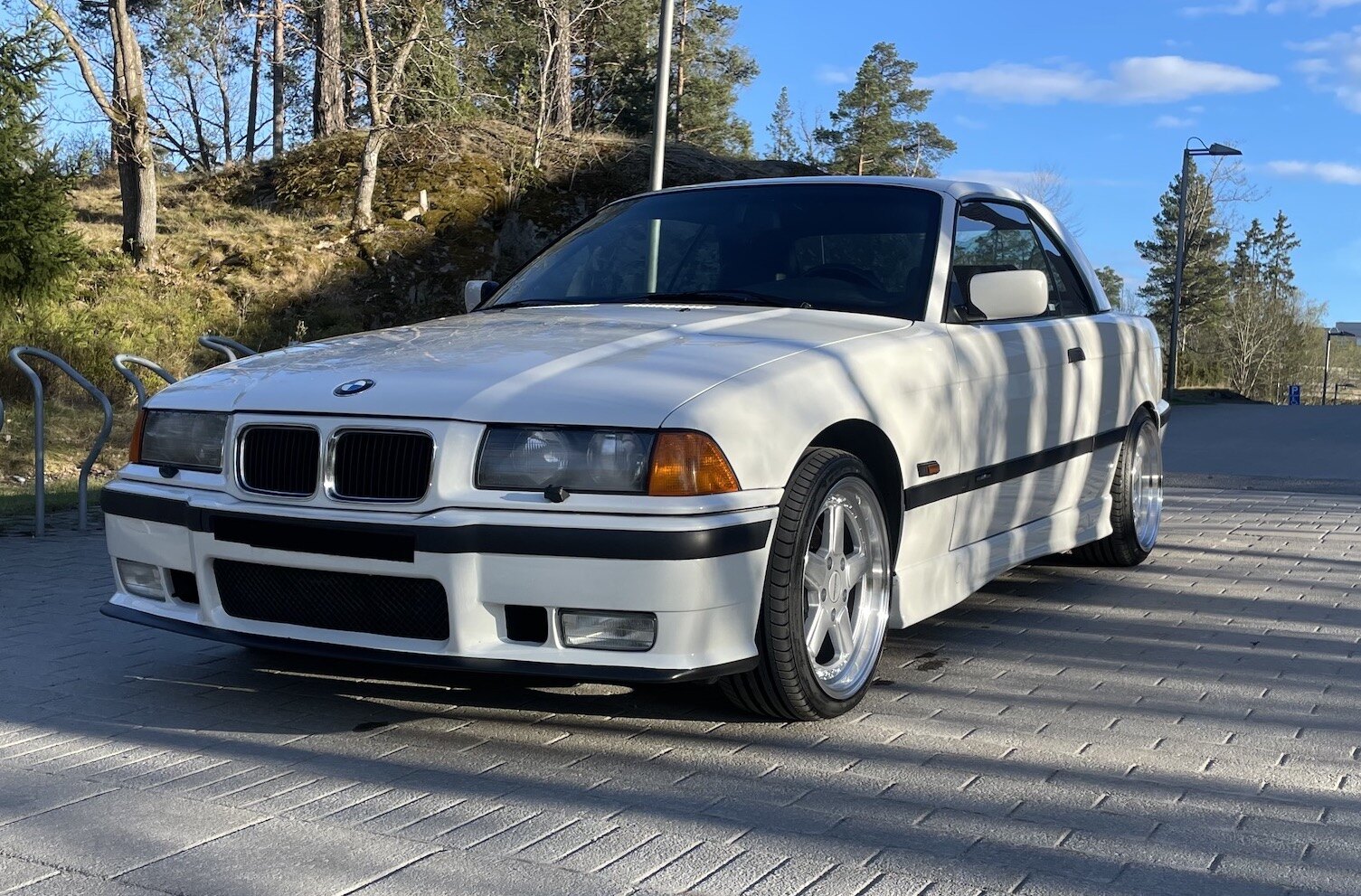 Exterior image of 1995 BMW 328 iA Convertible