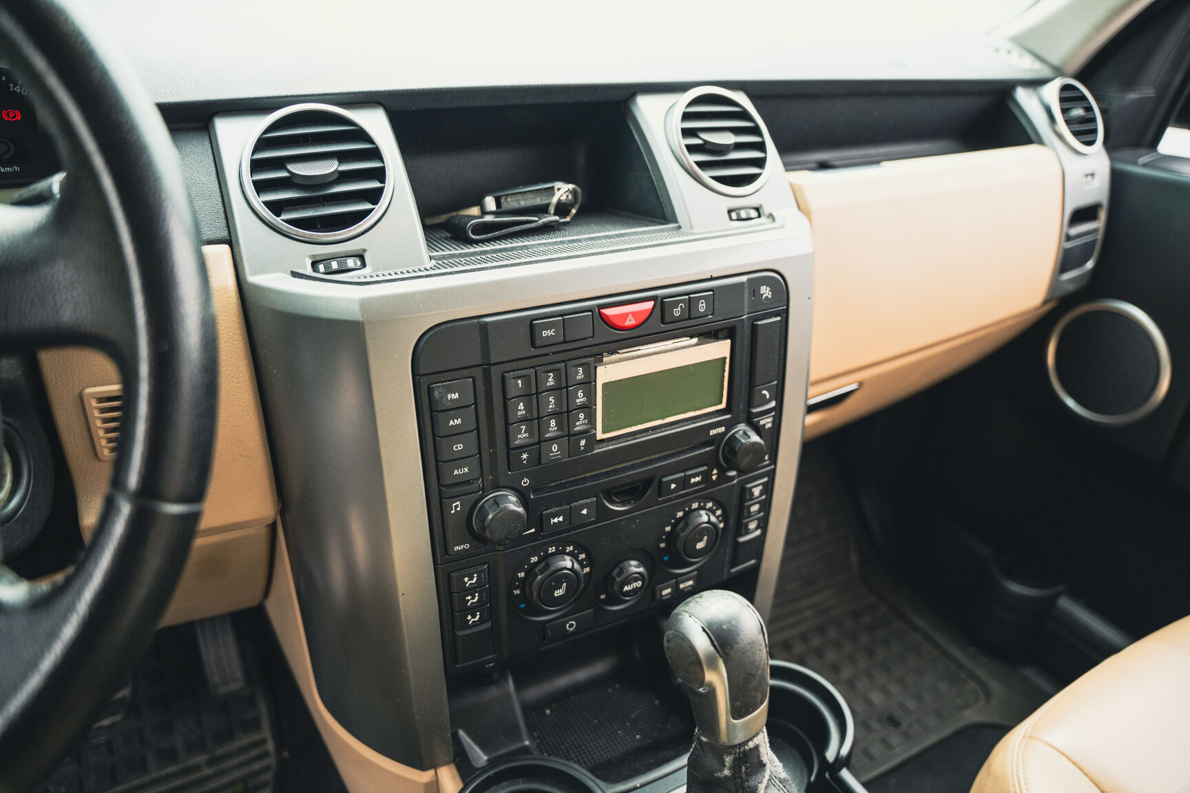 Interior image of 2008 Land Rover Discovery TDV6 SE (35)