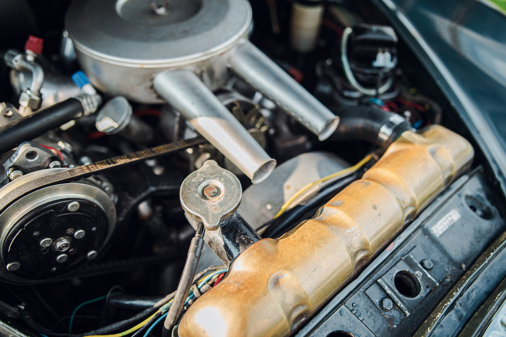 Image of 1965 Daimler 250 V8 mechanics