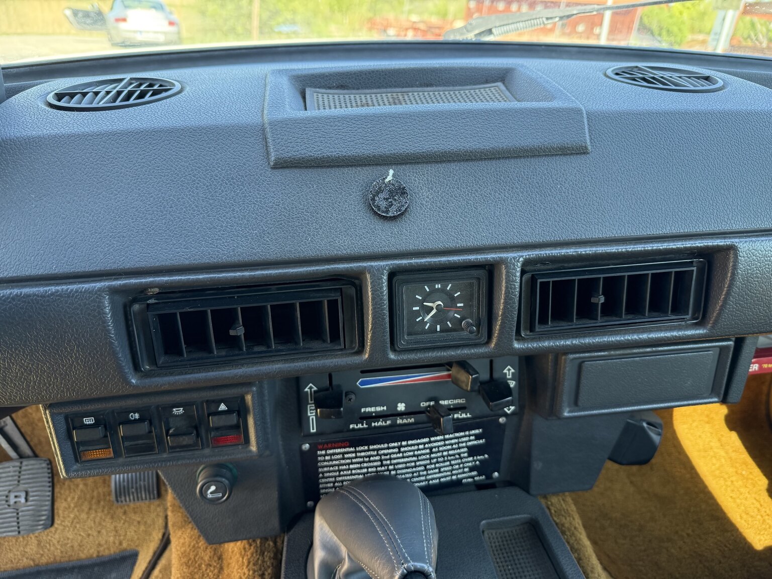 Interior image of 1985 Land Rover Range Rover 3.5 V8