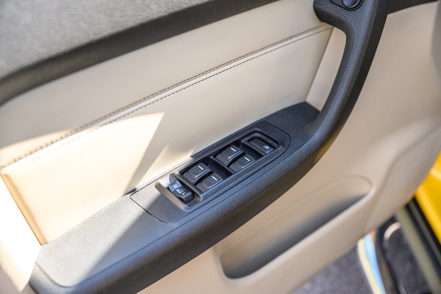 Interior image of 2006 Hummer H3
