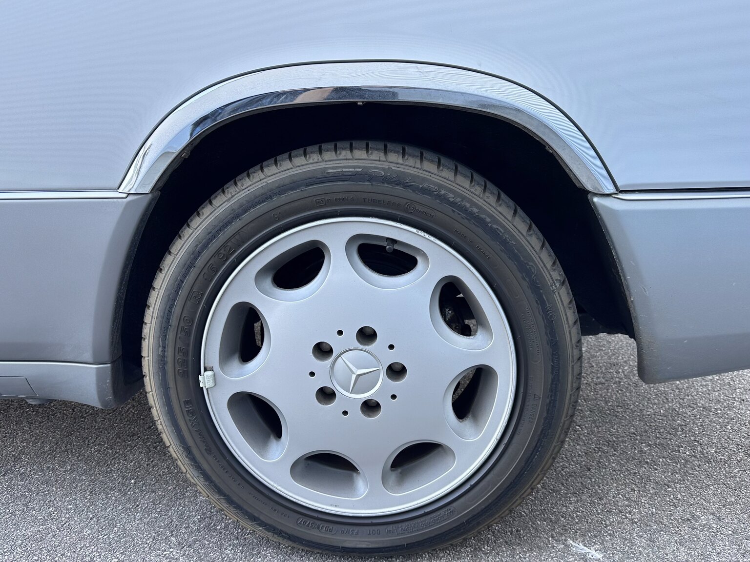 Exteriörbild på 1992 Mercedes-Benz 300 CE-24