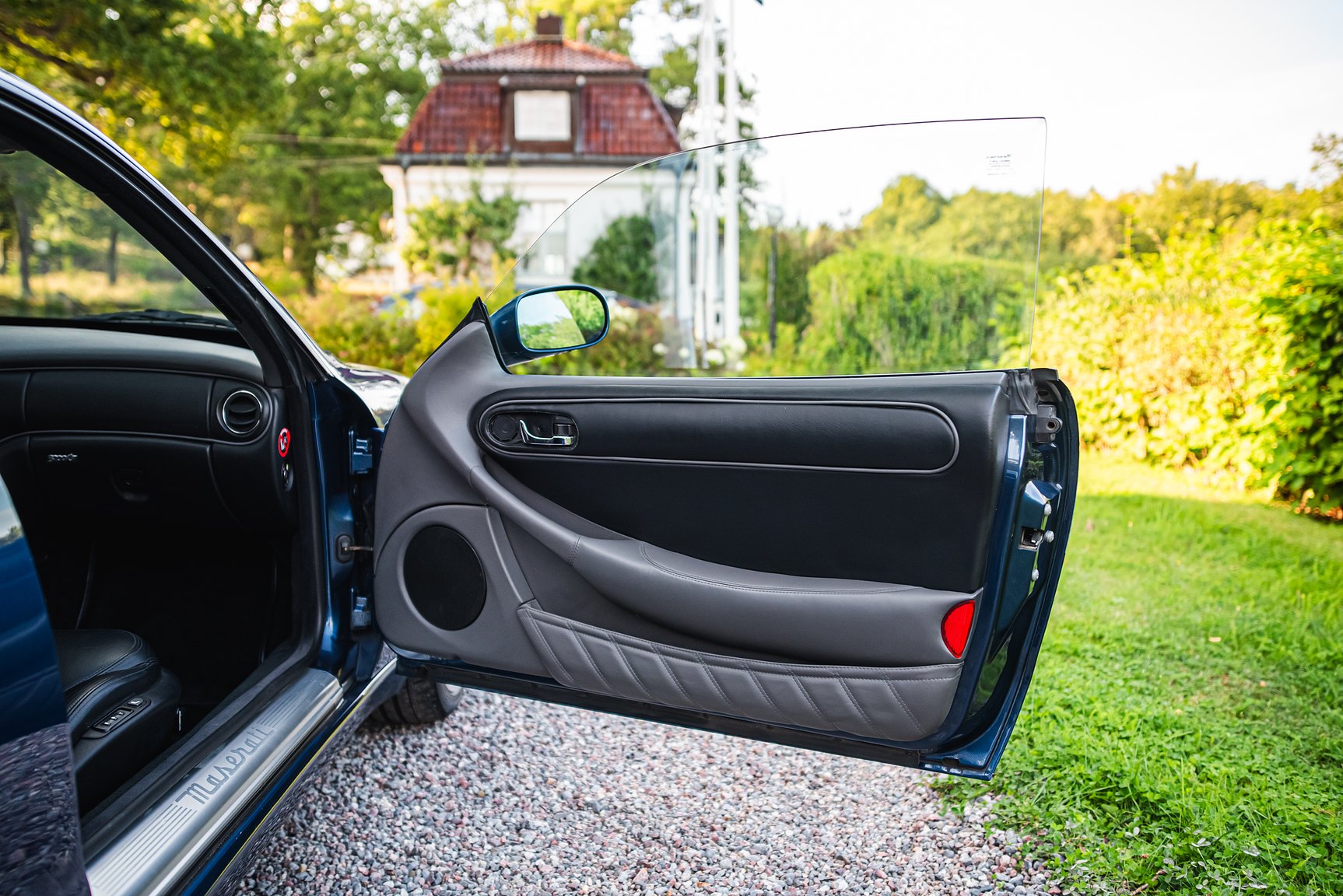 Interior image of 2000 Maserati 3200 GT