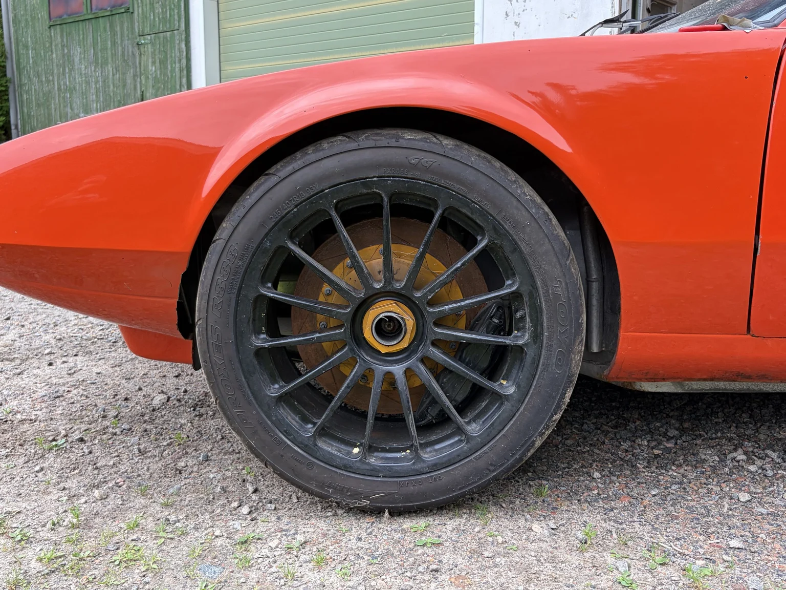 Exterior image of 1972 De Tomaso Pantera LS Restomod (29)