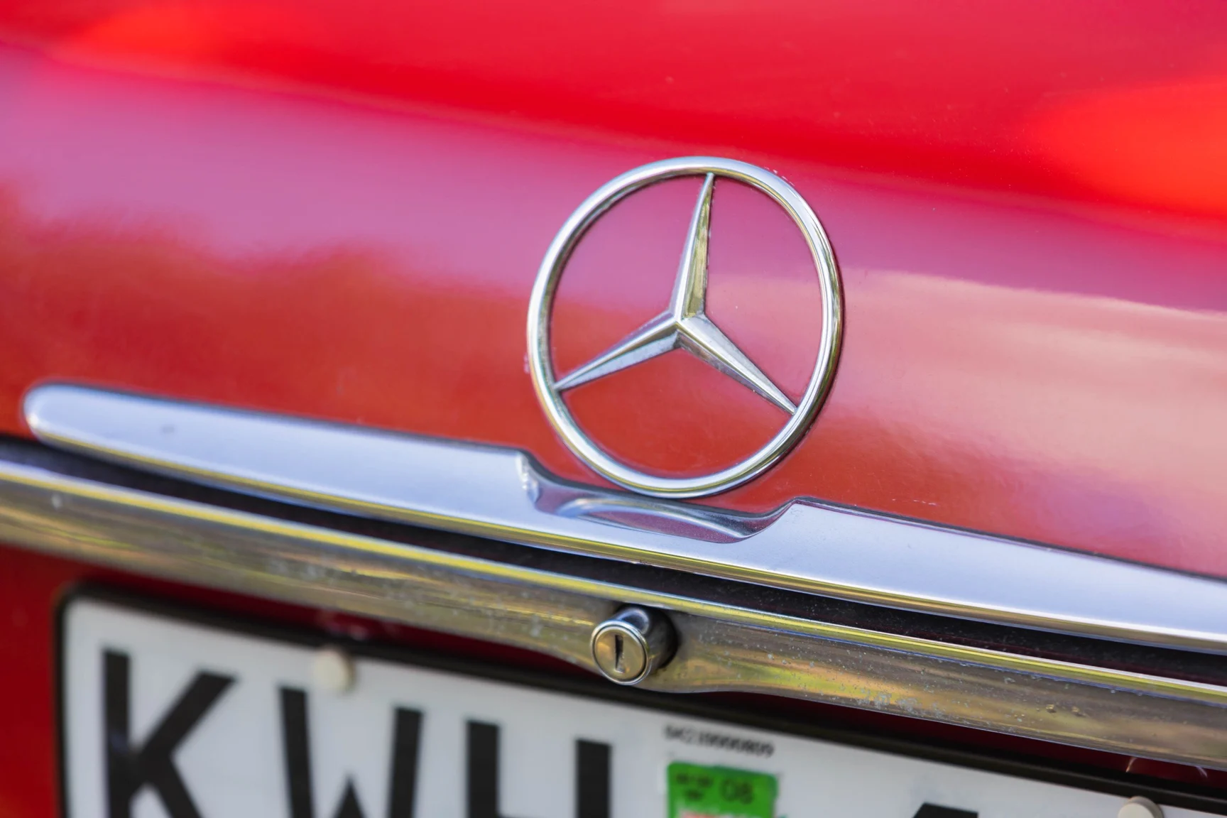 Exteriörbild på 1975 Mercedes-Benz 280 SL (50)