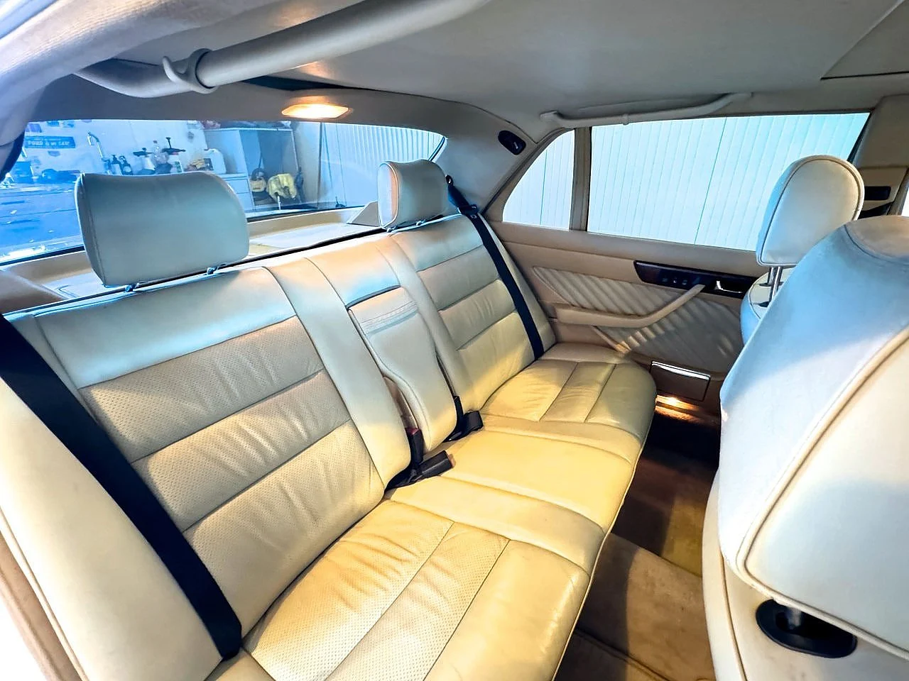 Bild von 1991 Mercedes-Benz S560 (24)
