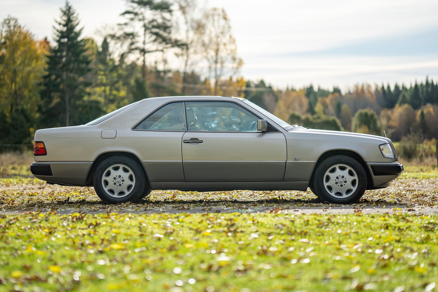 Exteriörbild på 1992 Mercedes-Benz 300 CE-24