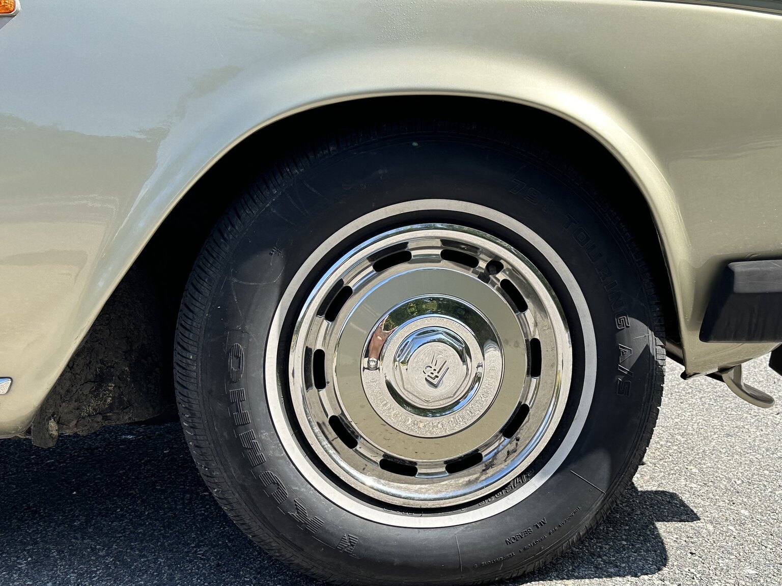 Exterior image of 1979 Rolls Royce Silver Shadow