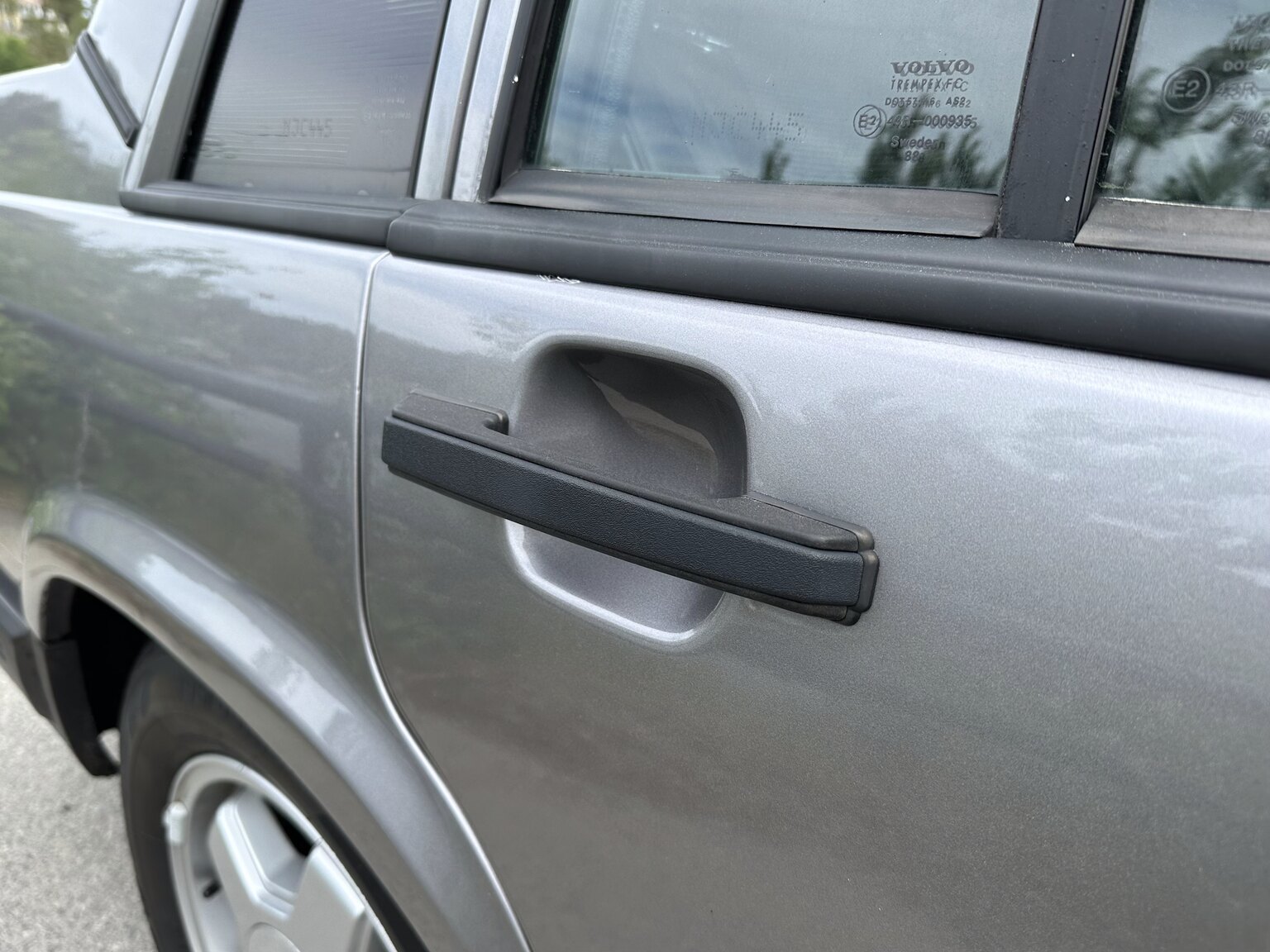 Exterior image of 1988 Volvo 740 Turbo