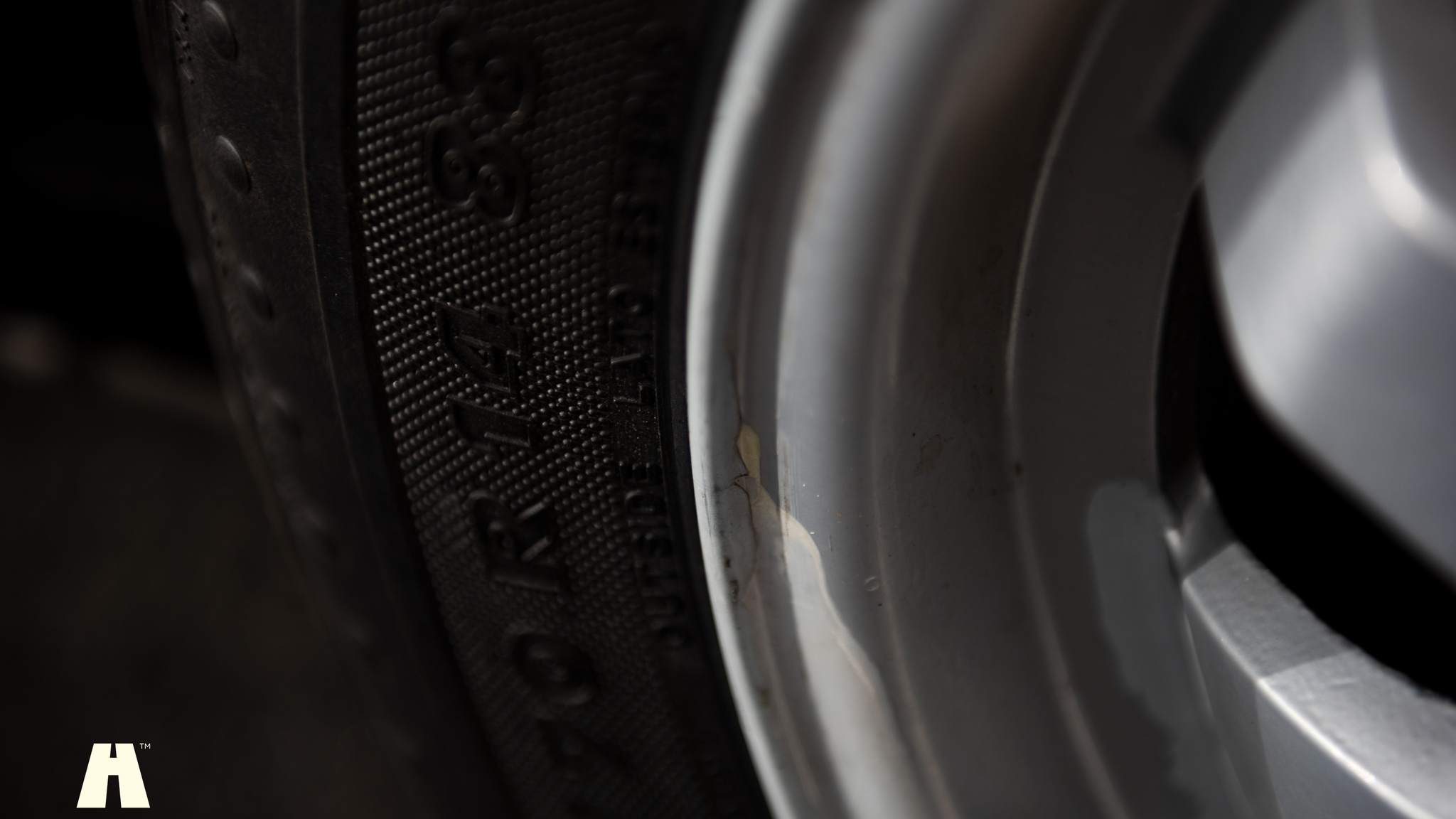 Exterior image of 1981 Porsche 924 (43)