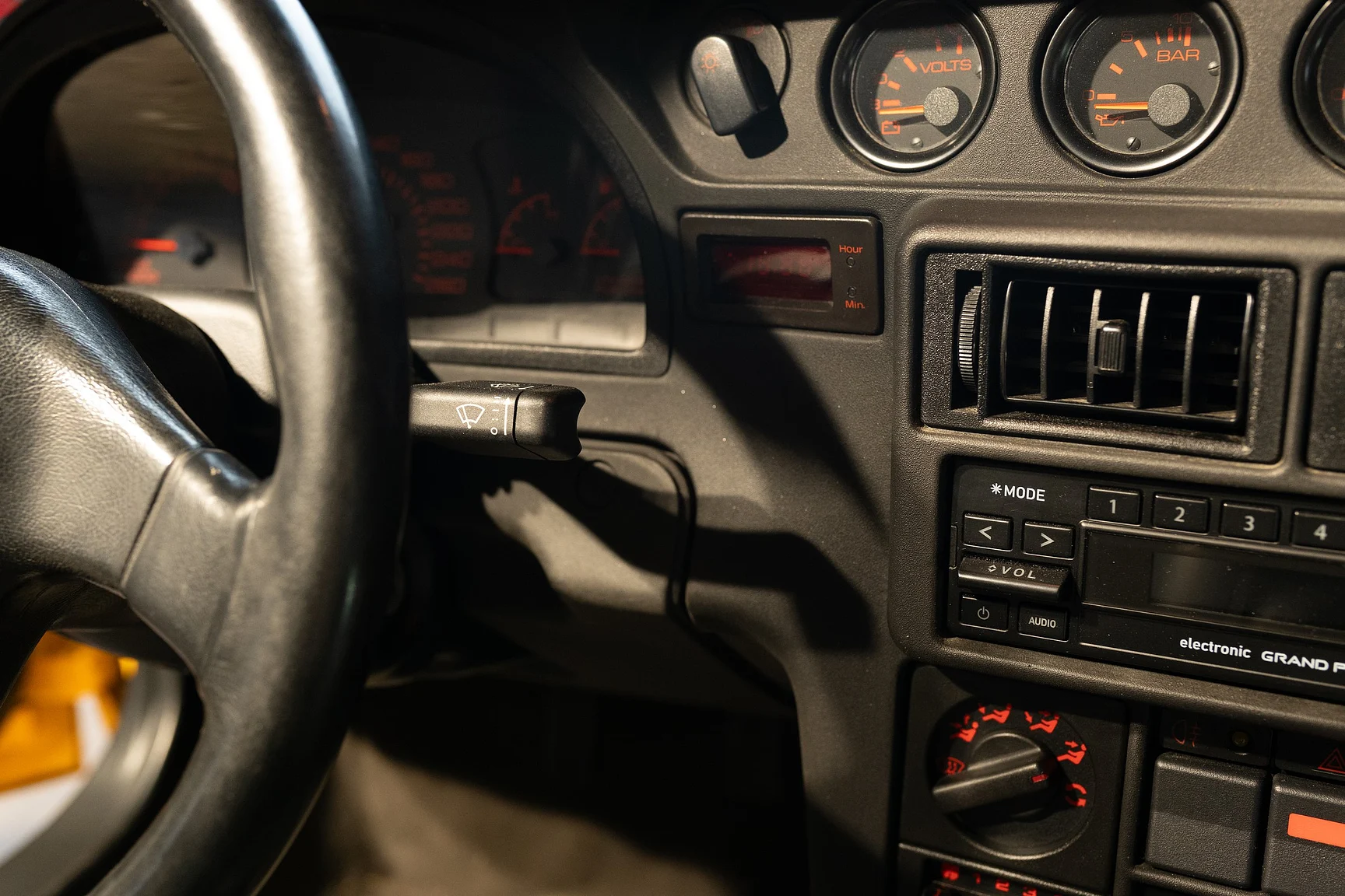 Innenraumfoto von 1995 Lotus Elan Roadster (31)