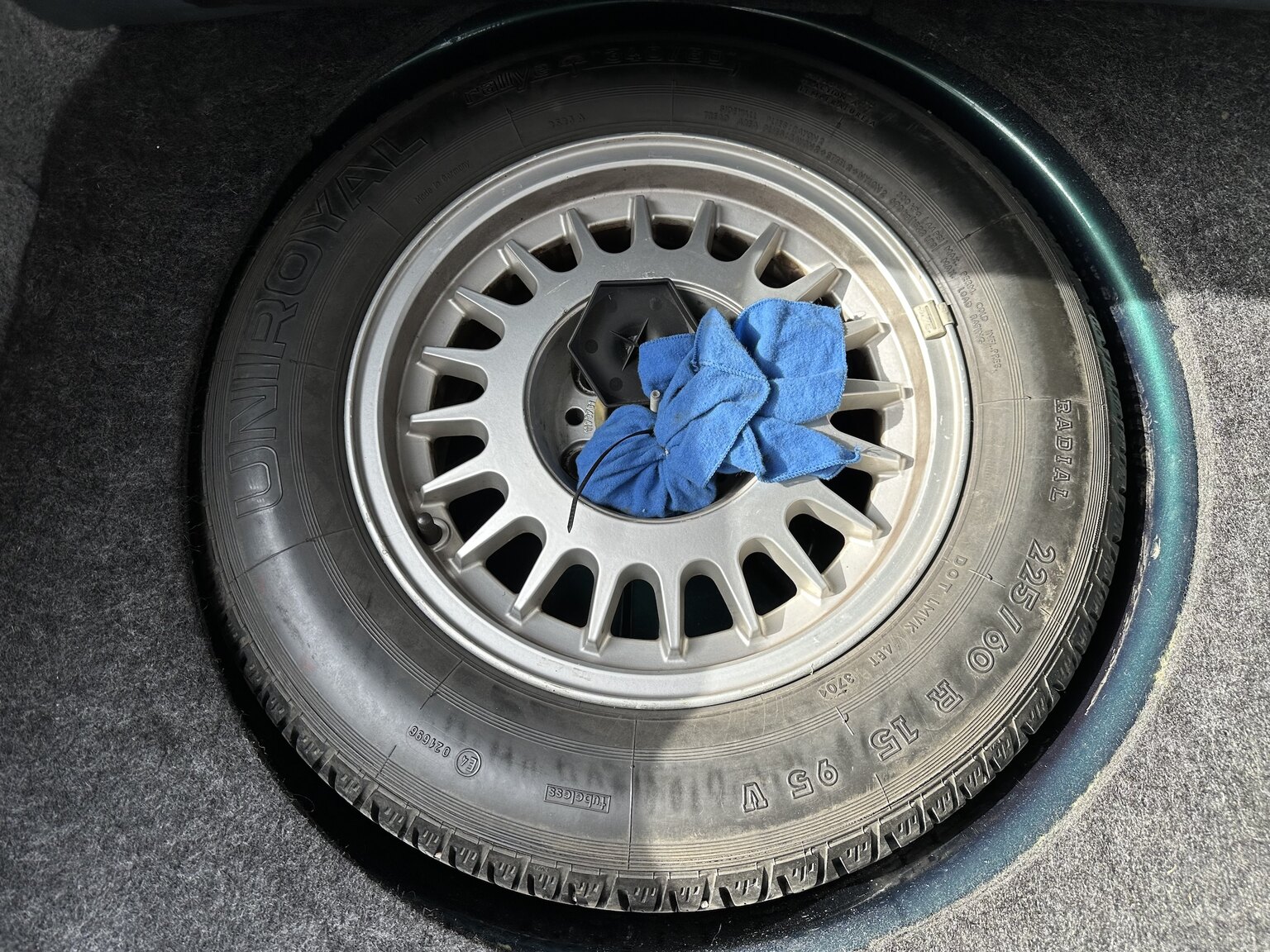 Interior image of 1992 BMW 740iA