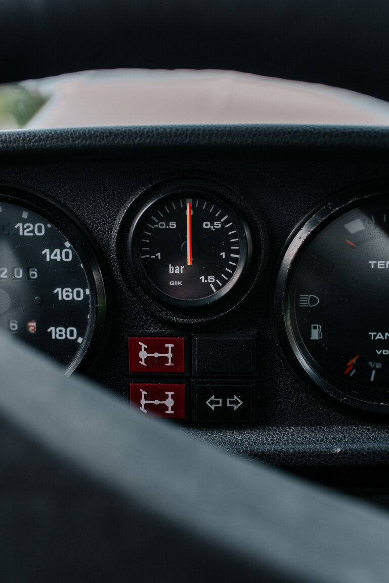 Innenraumfoto von 1989 Mercedes-Benz 300 GD