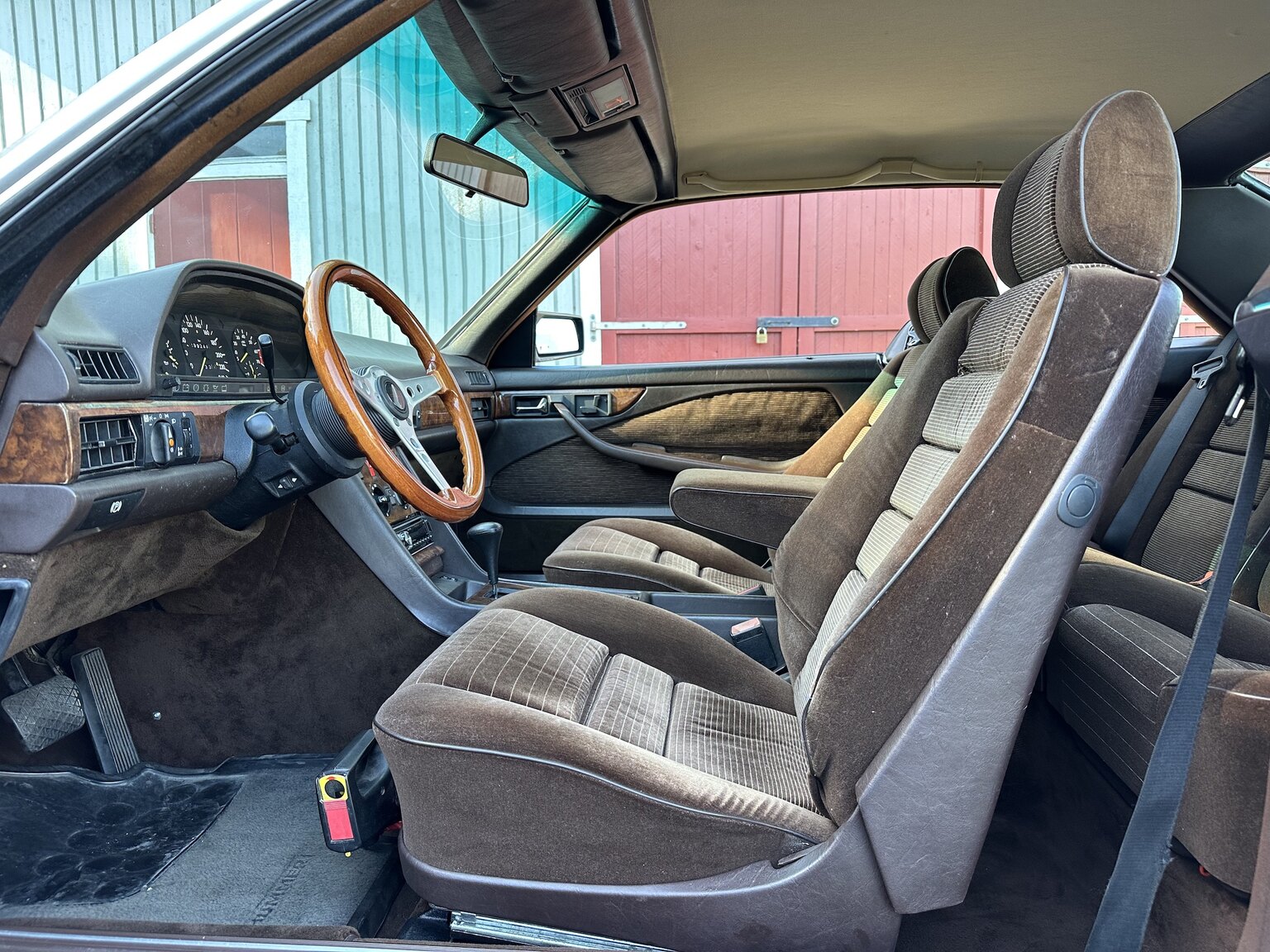 Interiörbild 1986 Mercedes-Benz 500 SEC (2)