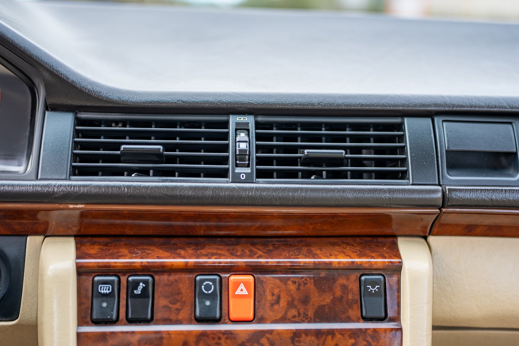 Interiörbild 1992 Mercedes-Benz 300 CE-24