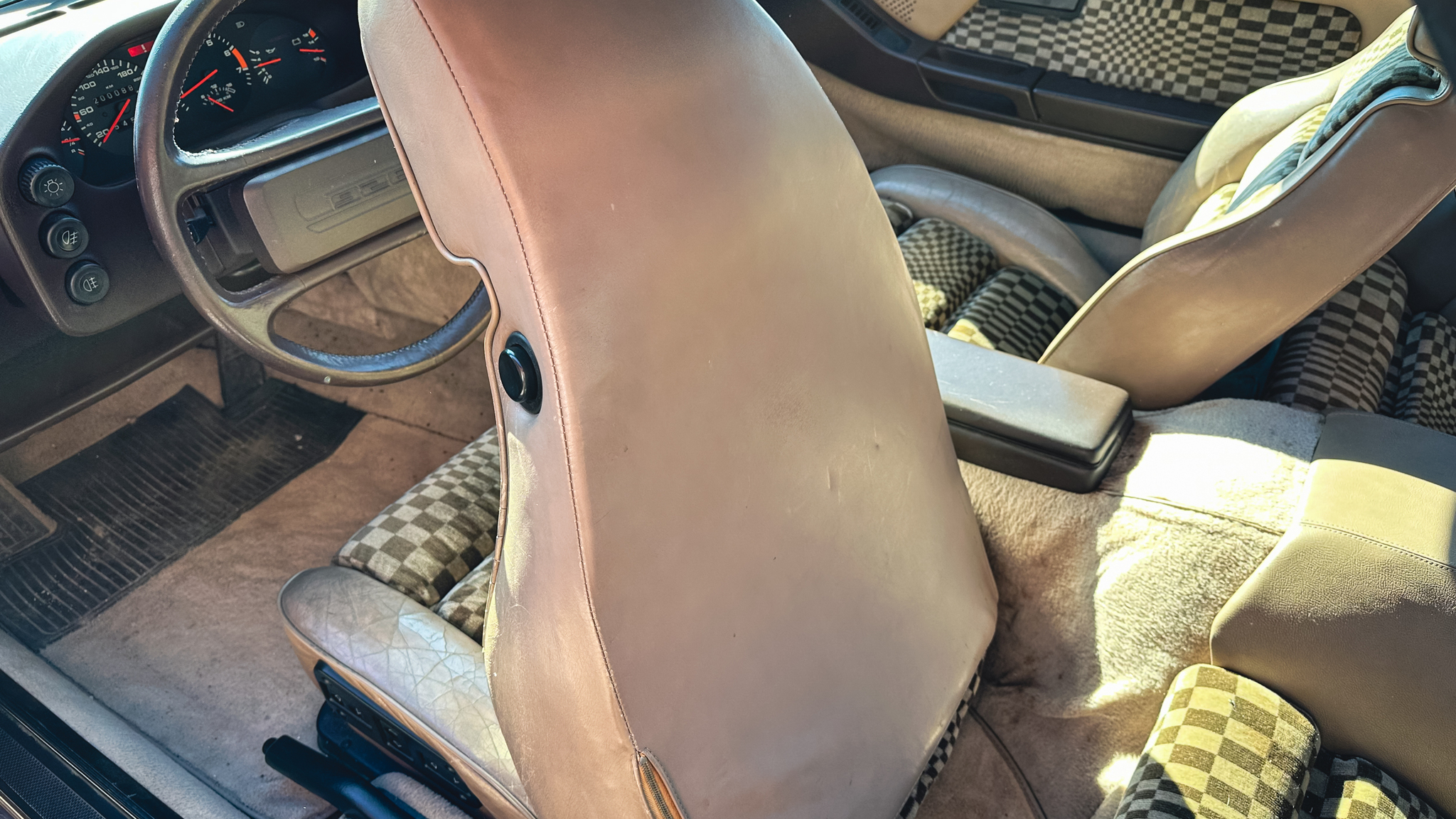 Interiörbild 1983 Porsche 928 S (13)