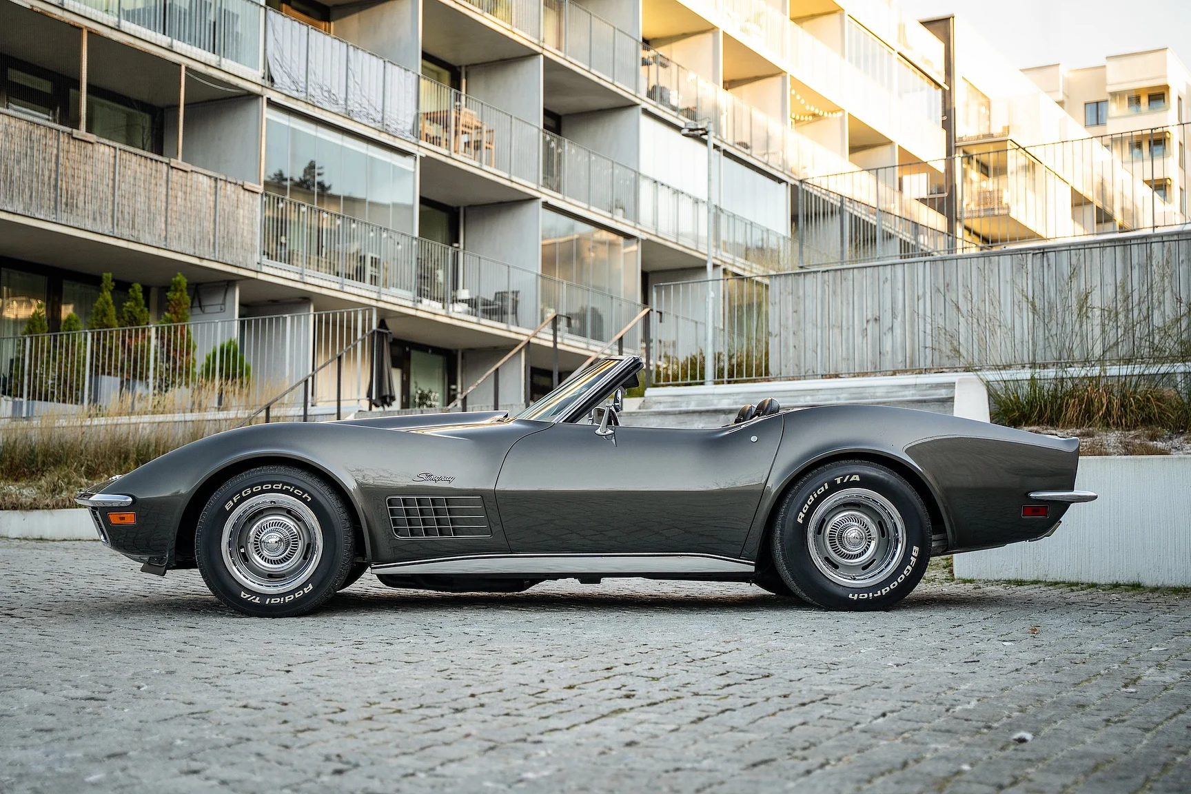 Aussenfoto 1971 Chevrolet Corvette Stingray Special 598 cui V8 795 hk (2)