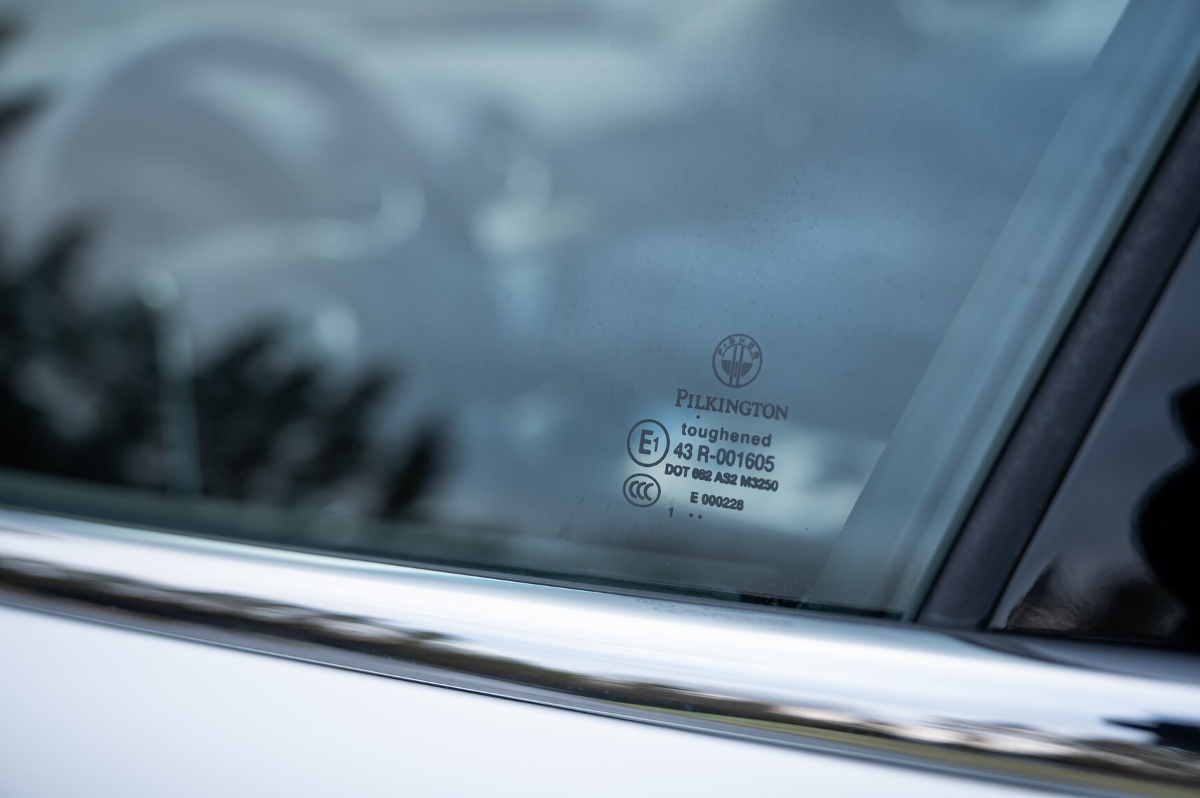 Exteriörbild på 2012 Fisker Karma ES
