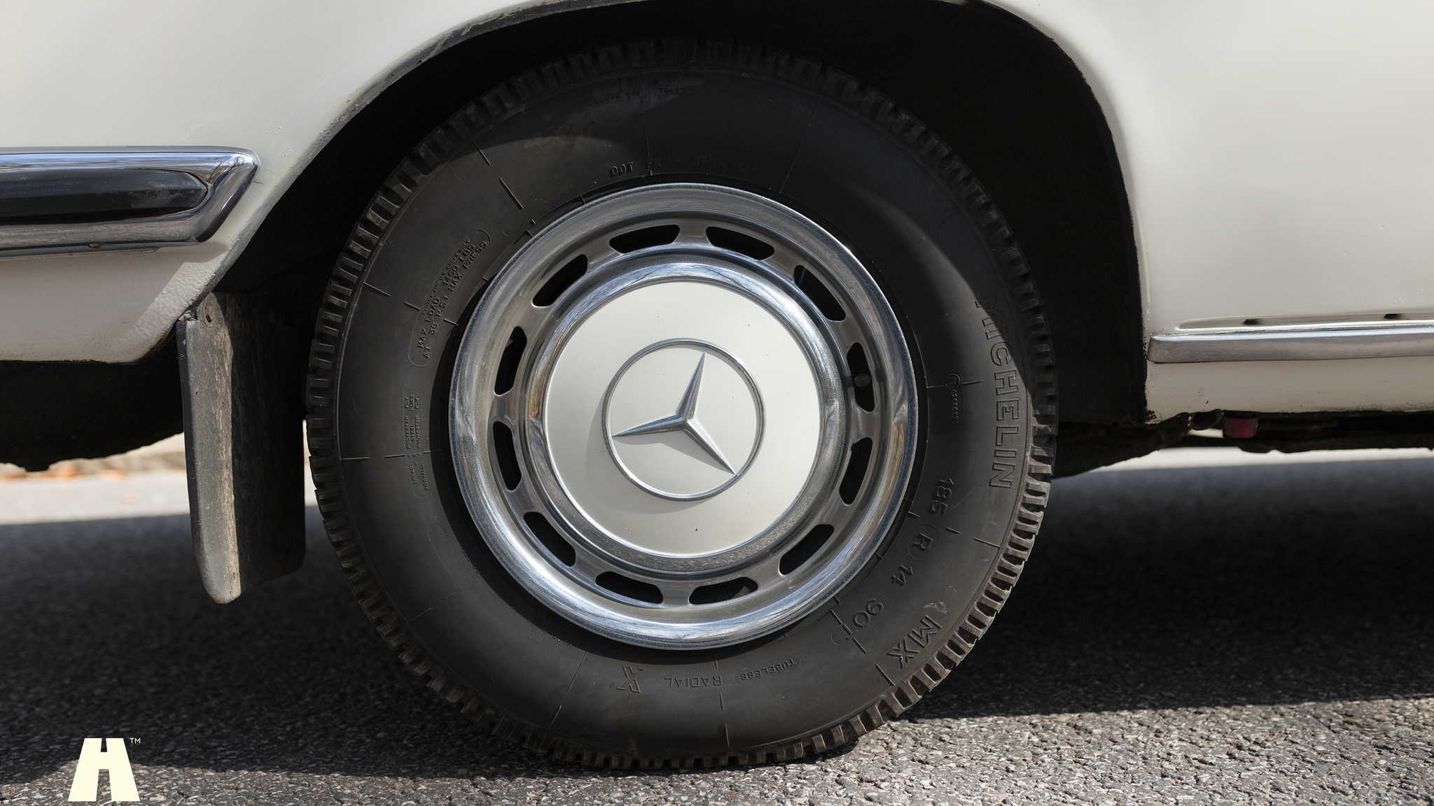 Exterior image of 1970 Mercedes 250 CE