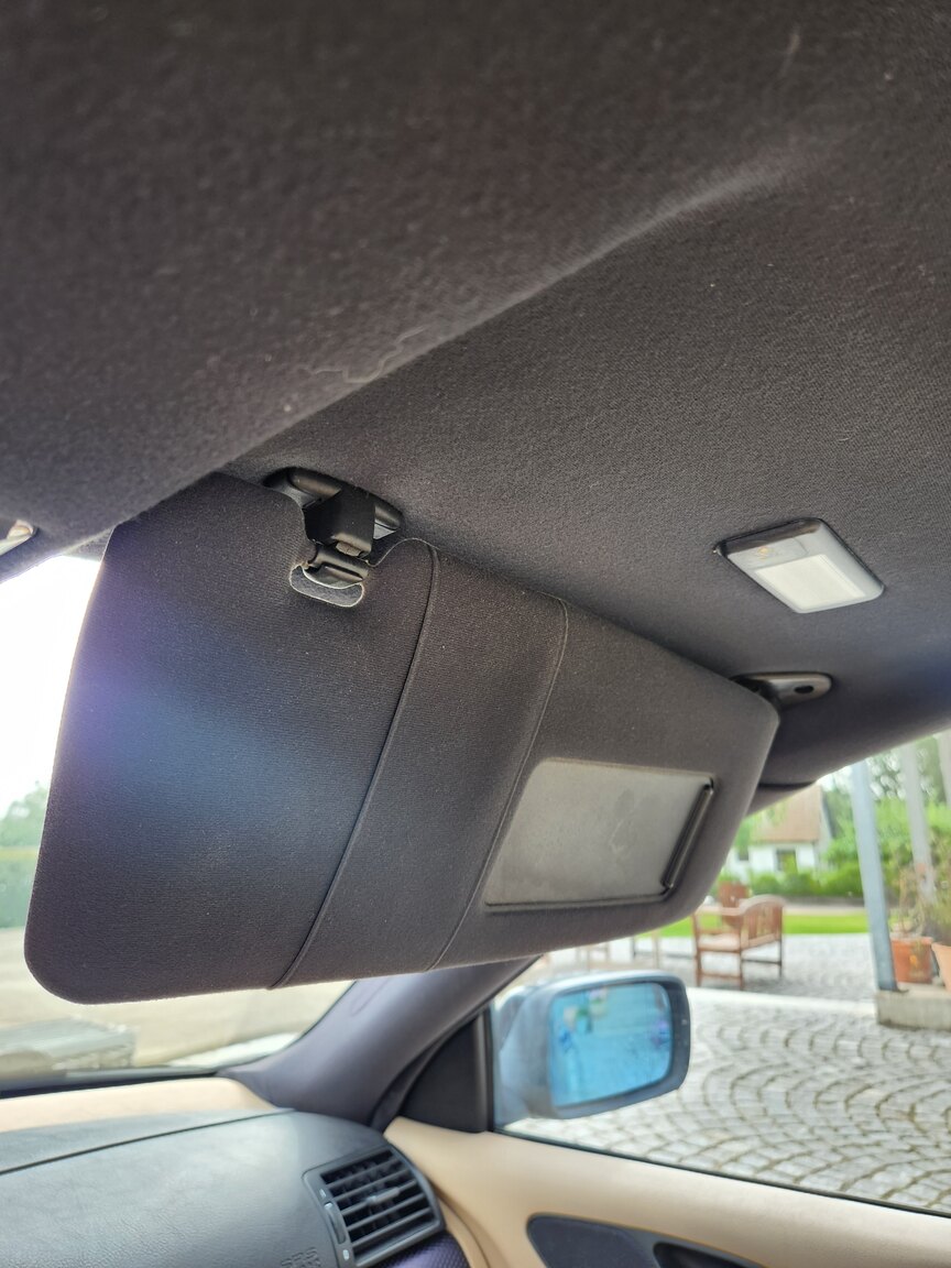 Interior image of 2002  BMW 330Ci 