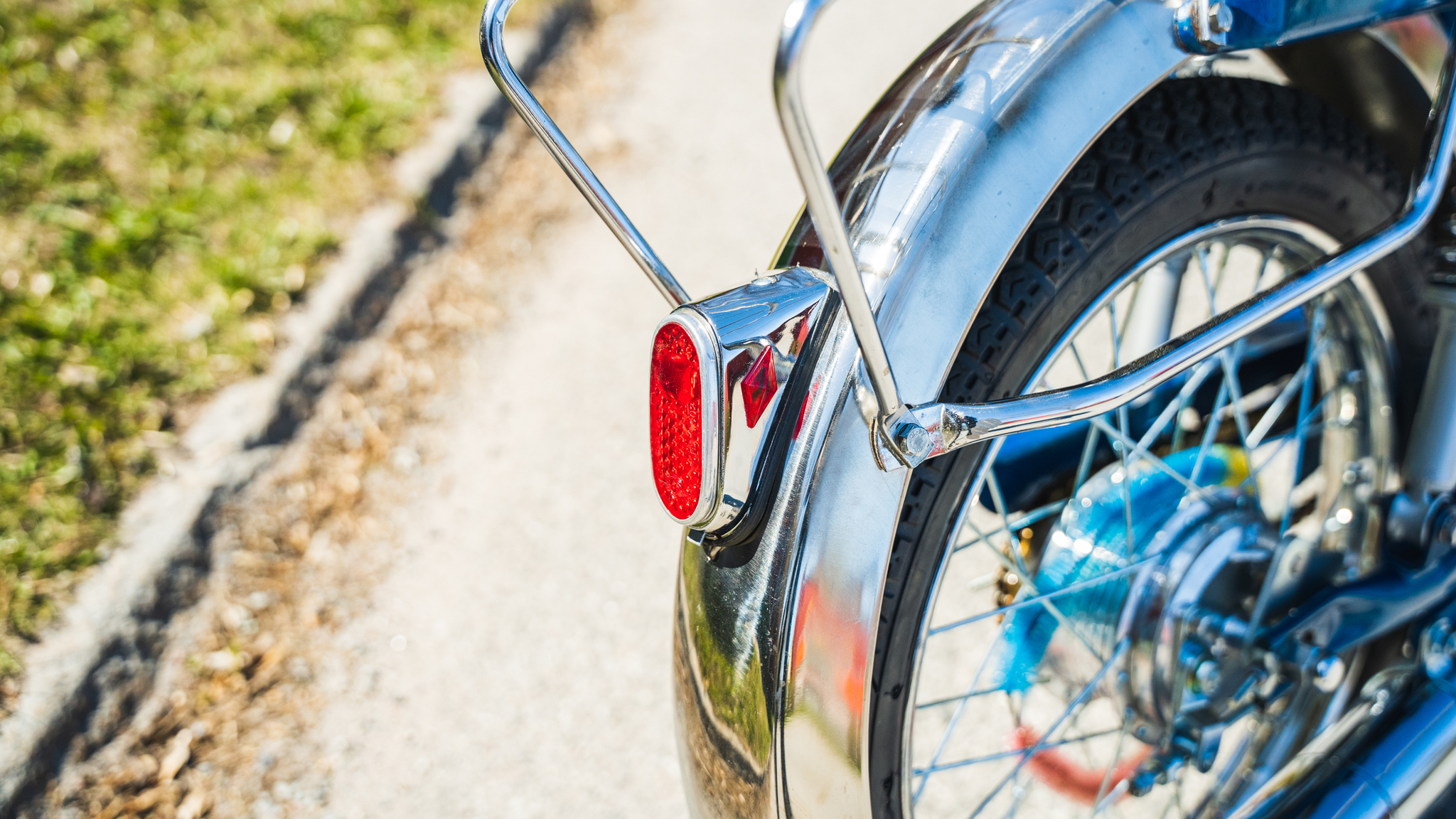 Exterior image of Crescent Compact 1248 (30)