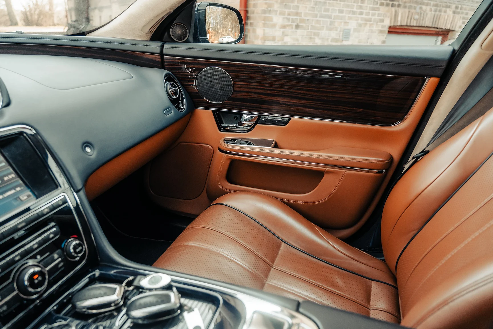 Innenraumfoto von 2012 Jaguar XJ (16)