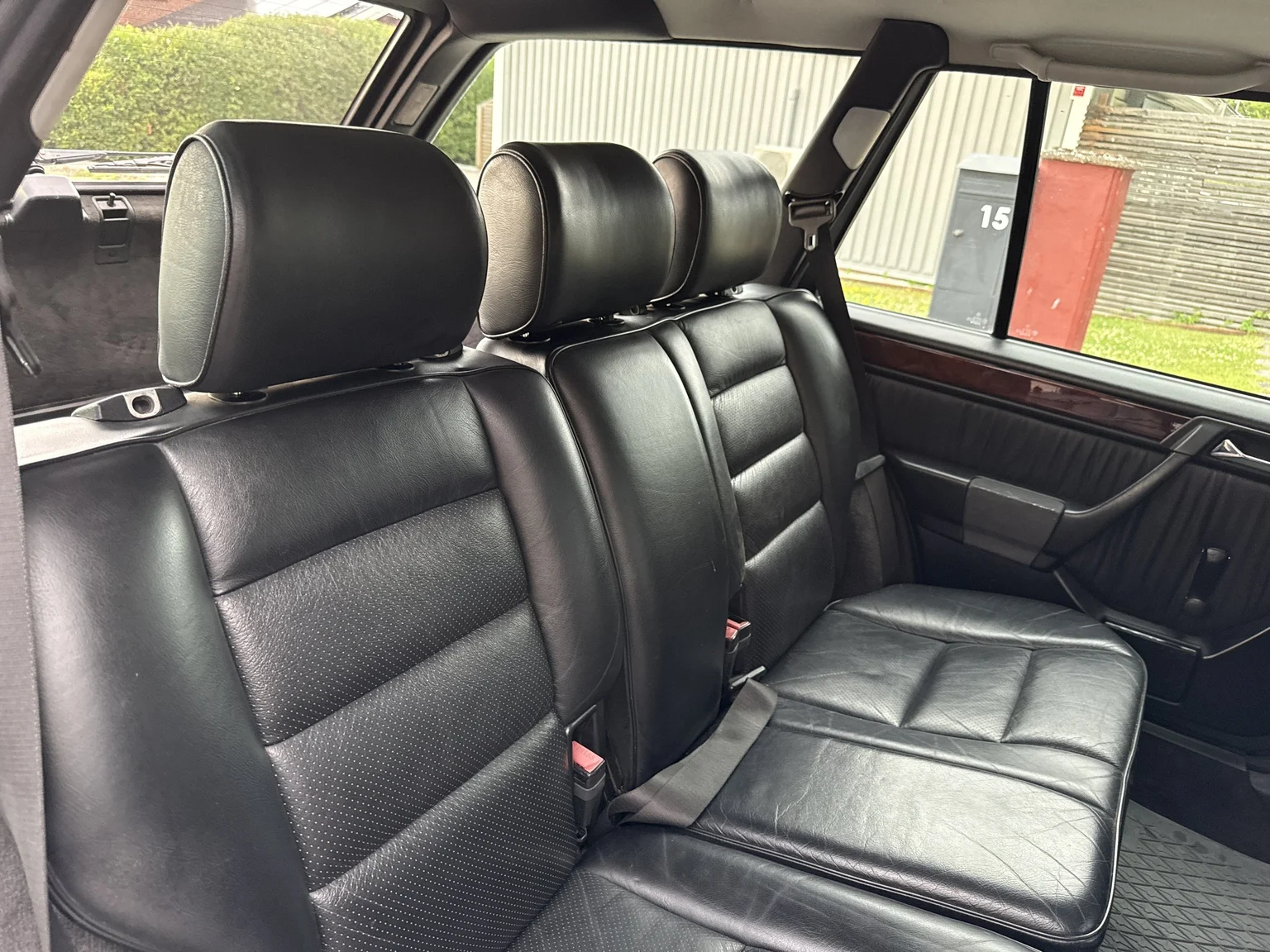 Interior image of 1994 Mercedes-Benz E 320 T (58)
