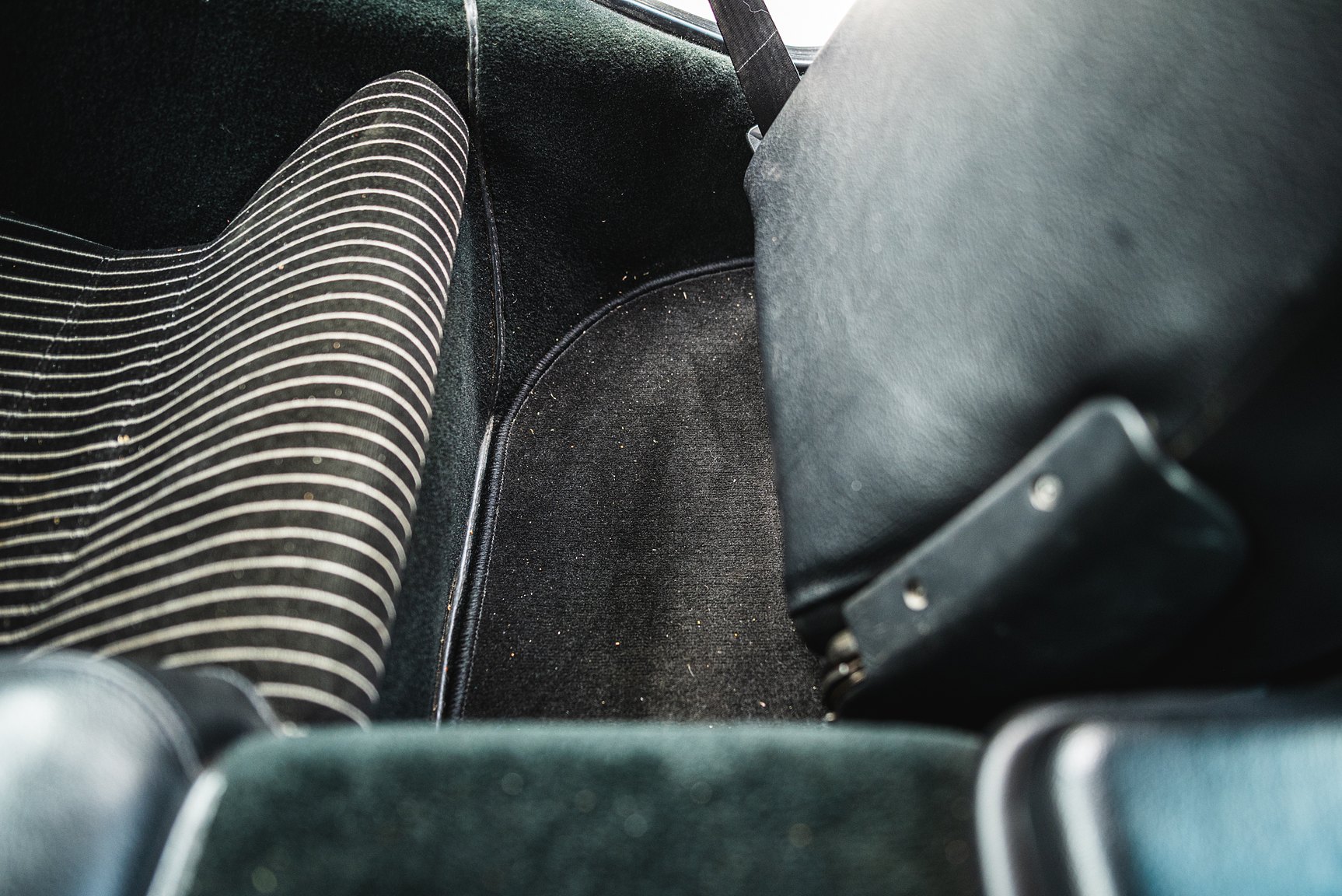 Interior image of 1988 Porsche 944