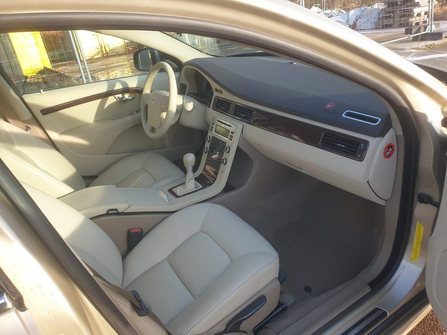 Interior image of 2008 Volvo S80 2.5T