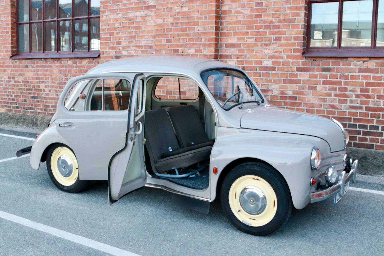 Exterior image of 1959 Renault 4CV