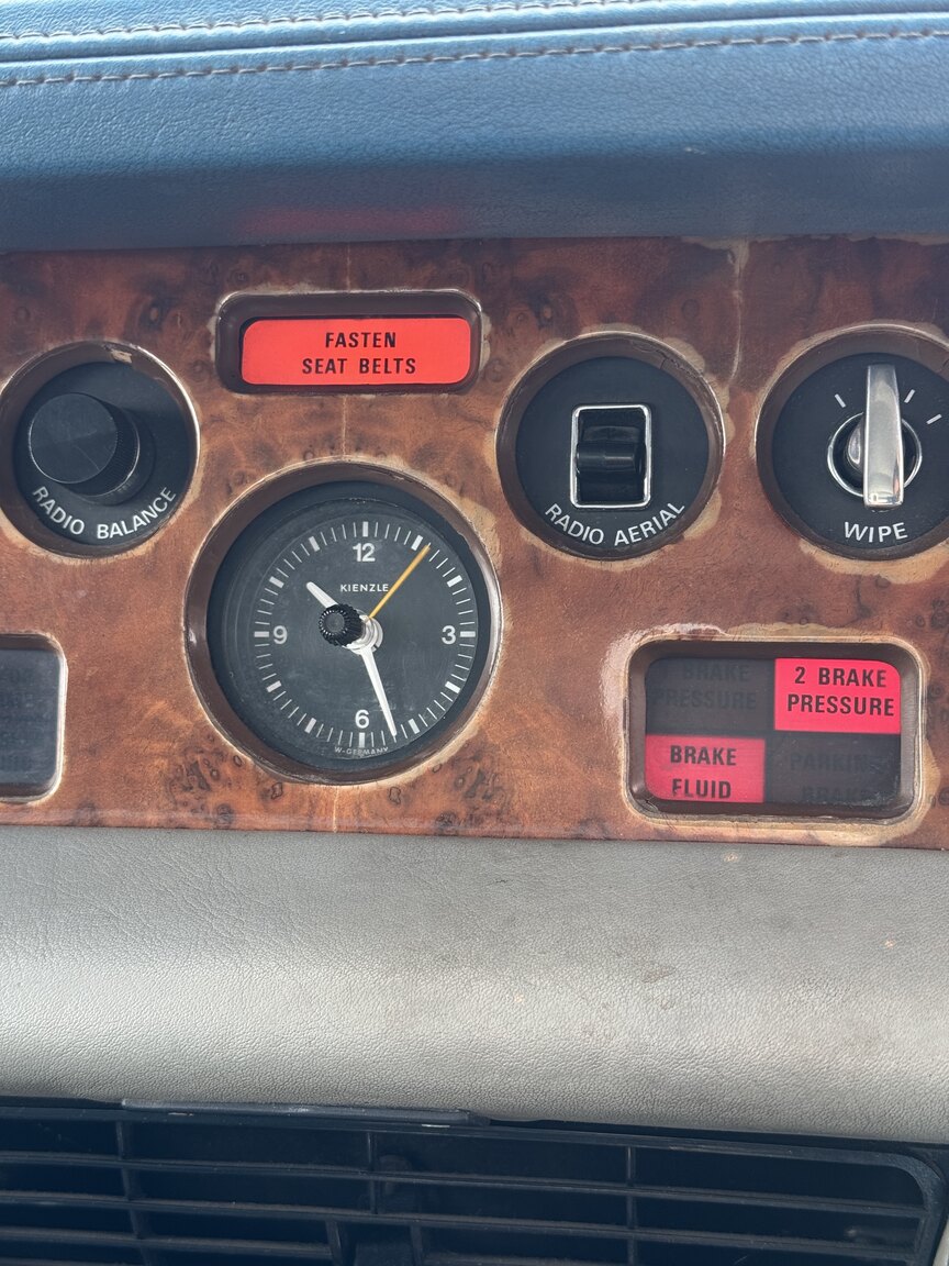 Interior image of 1976 Rolls-Royce Silver Shadow