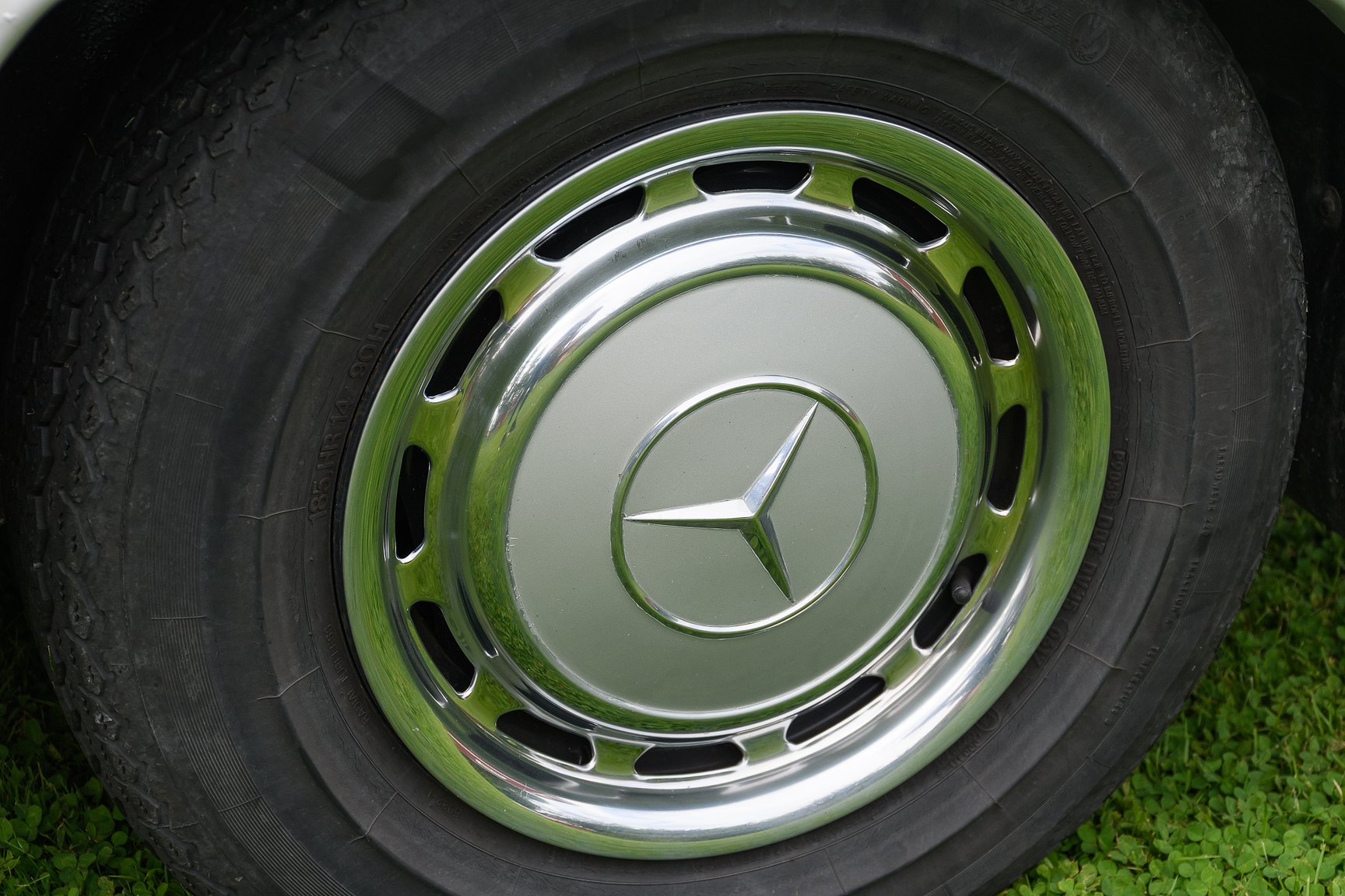 Exterior image of 1969 Mercedes-Benz 300 SEL