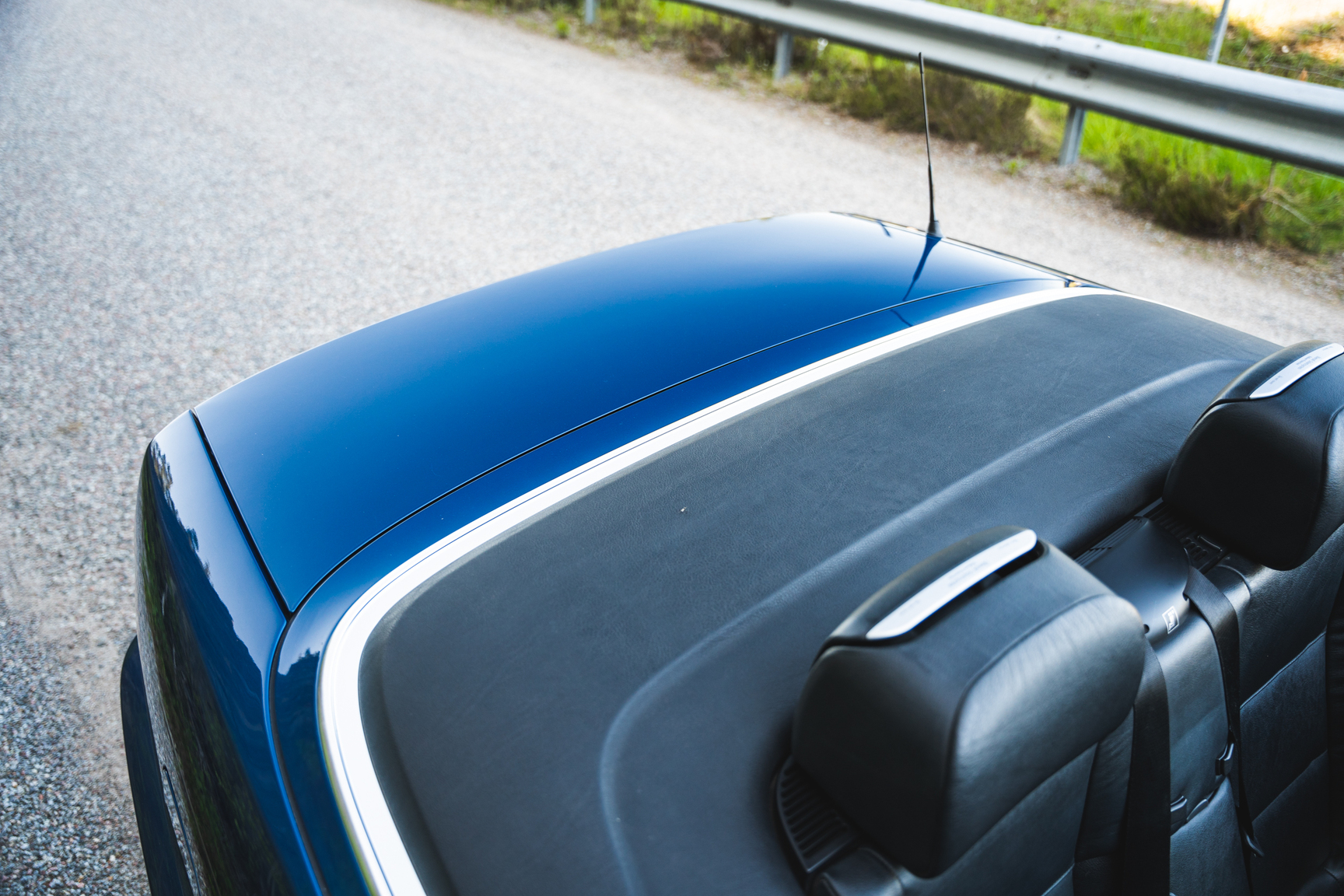 Exteriörbild på 2001 BMW E46 325 Cabriolet (22)