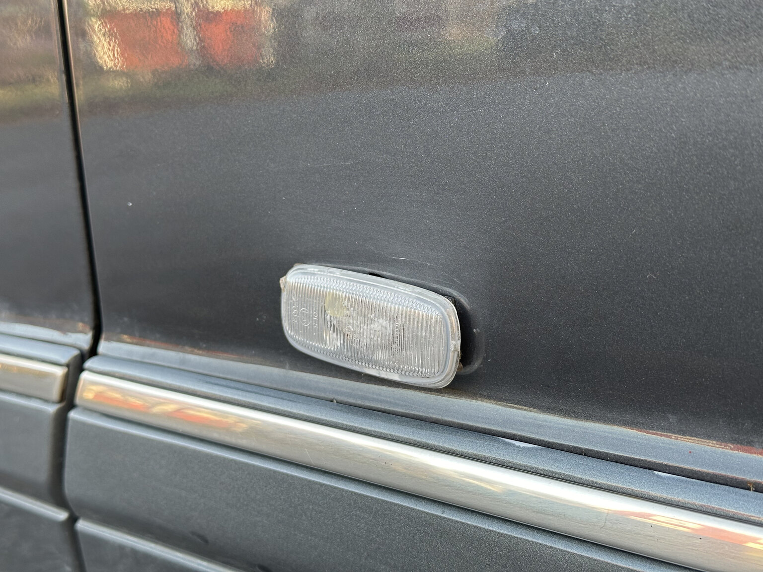 Exteriörbild på 1988 Mercedes 560 SEC