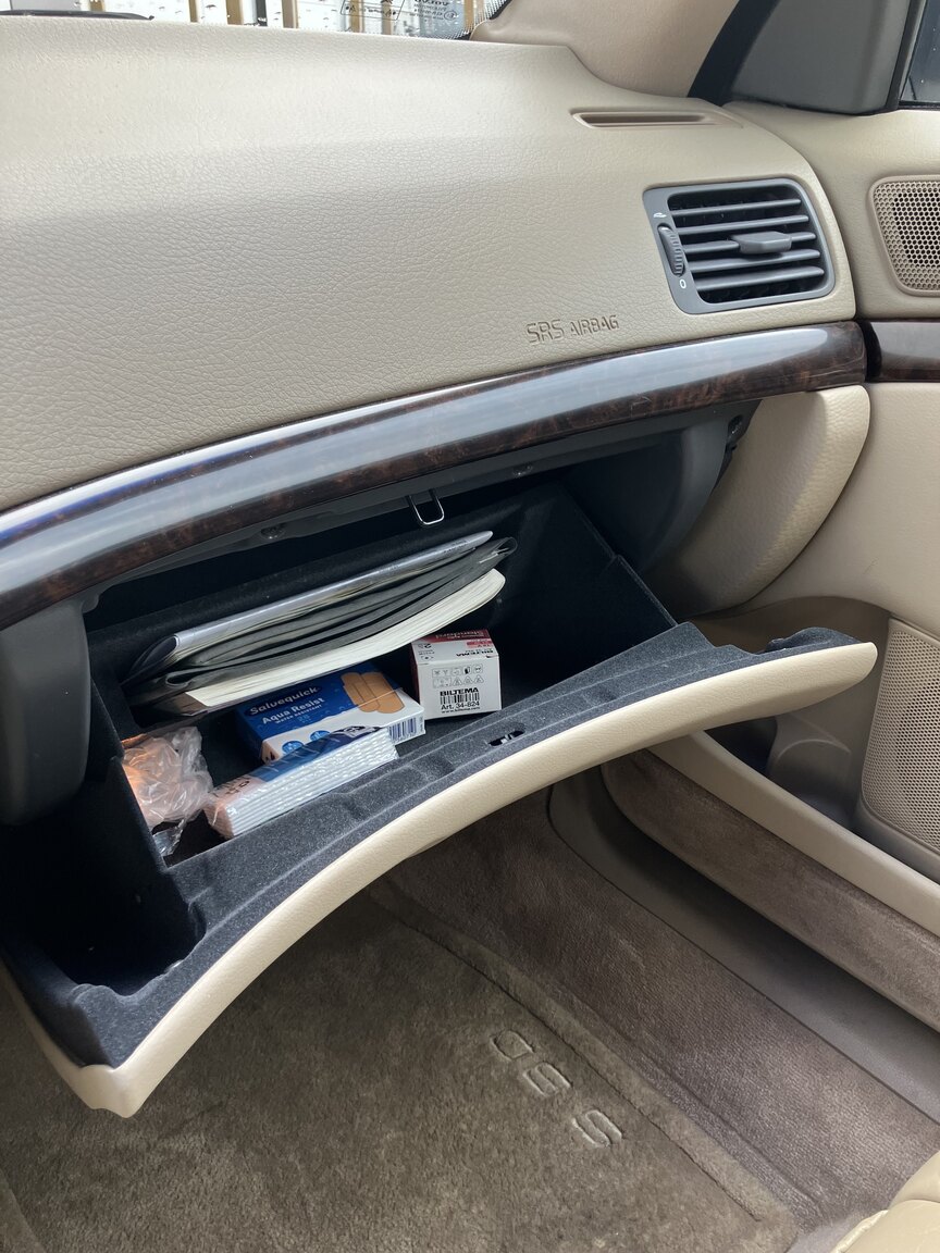 Interior image of 1999 Volvo S80